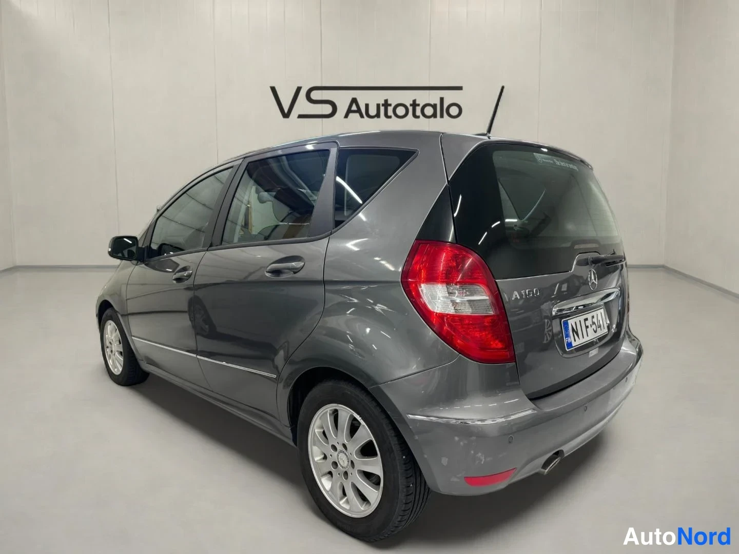 Harmaa Mercedes-Benz A 160 2010, takaviisto, kuva 6