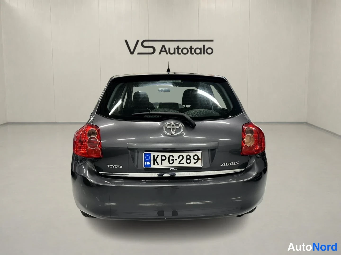 Harmaa Toyota Auris 2007, takaa, kuva 7