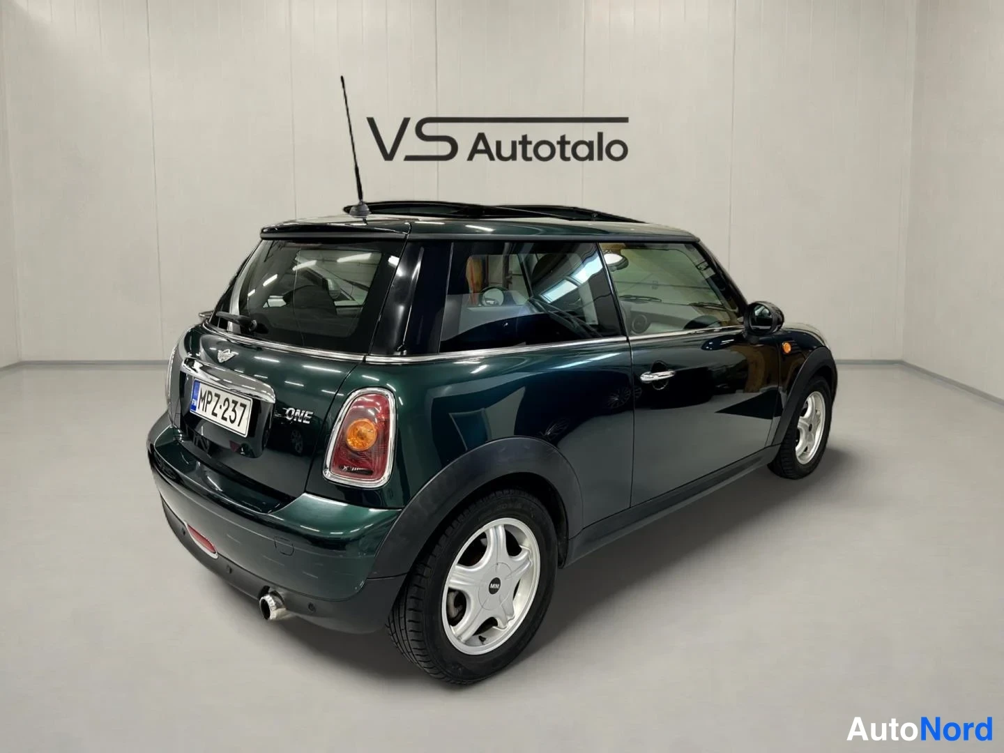 Vihreä Mini One 2007, takaviisto, kuva 5