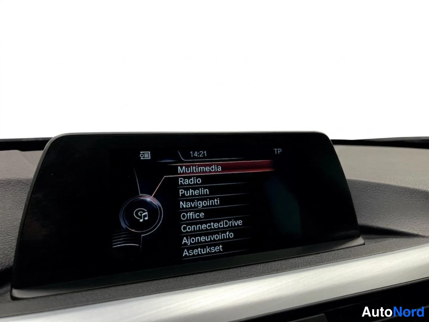 Harmaa BMW 320i xDrive 2015, yksityiskohta, kuva 16
