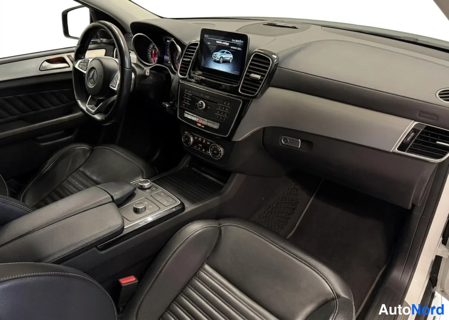 Valkoinen Mercedes-Benz GLE 350 d 4MATIC 2017, ohjaamo, kuva 10