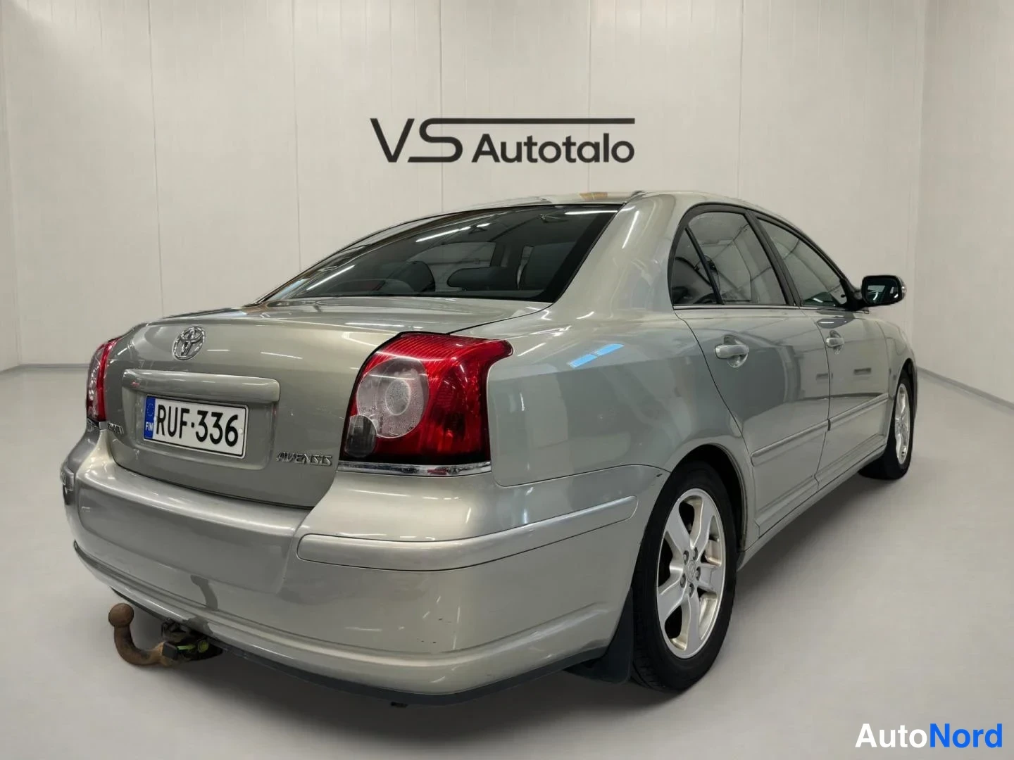 Hopea Toyota Avensis 2007, takaviisto, kuva 6