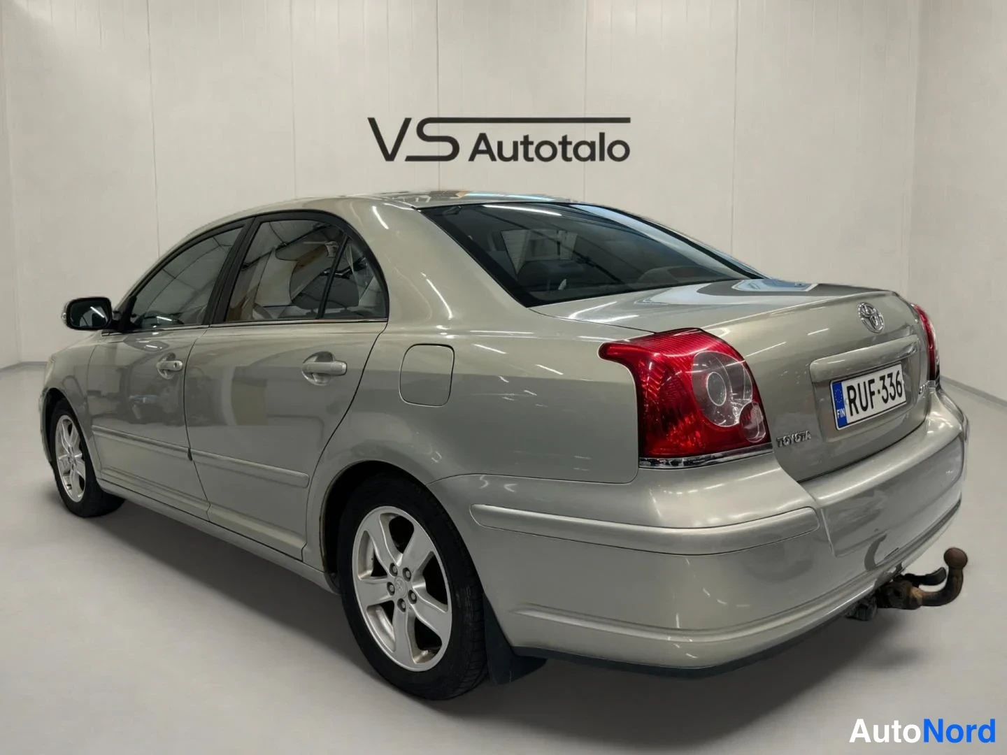 Hopea Toyota Avensis 2007, takaviisto, kuva 5