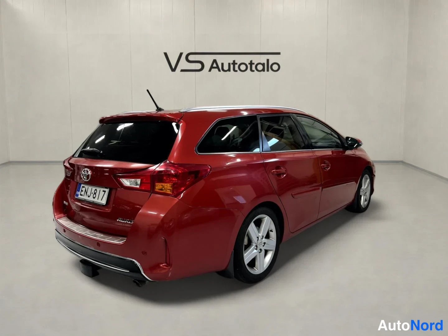 Punainen Toyota Auris Touring Sports 2014, takaviisto, kuva 5