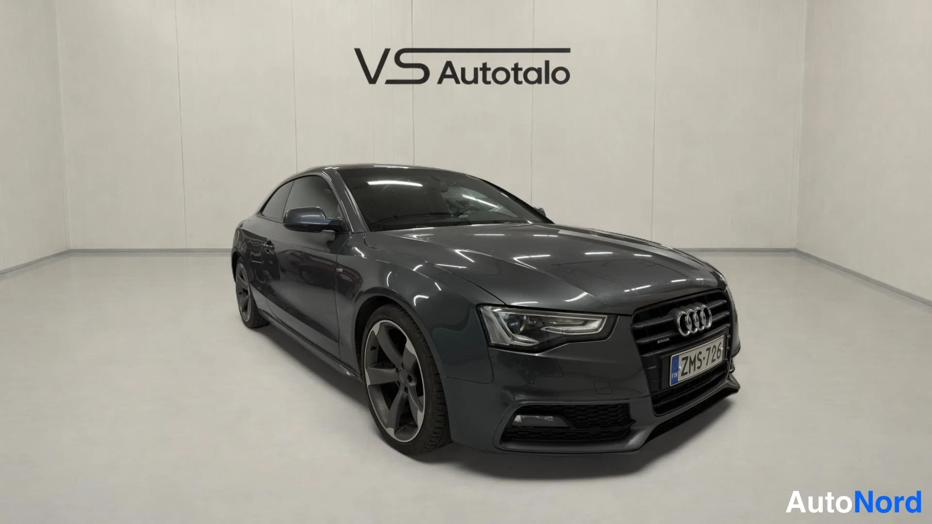 Harmaa Audi a5 Coupe 2012, etuviisto, keula oikealle, kuva 2