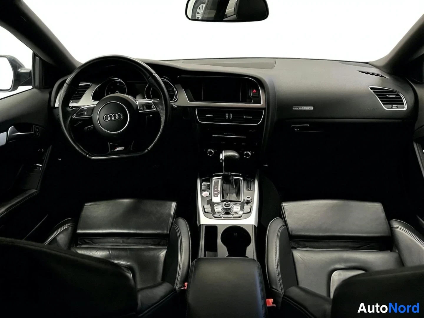 Harmaa Audi a5 Coupe 2012, ohjaamo, kuva 9