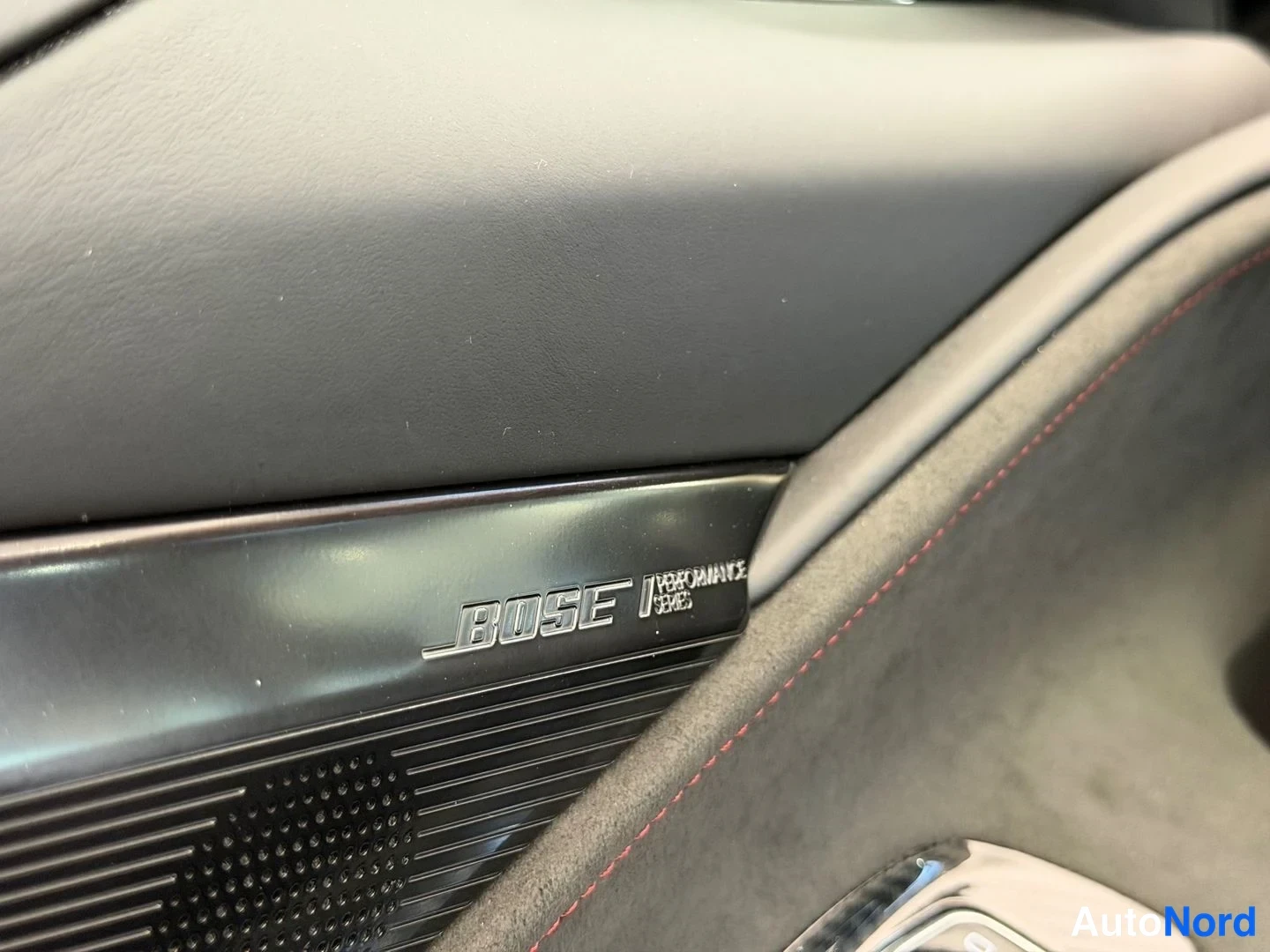 Punainen Chevrolet Corvette 2023, yksityiskohta, kuva 19