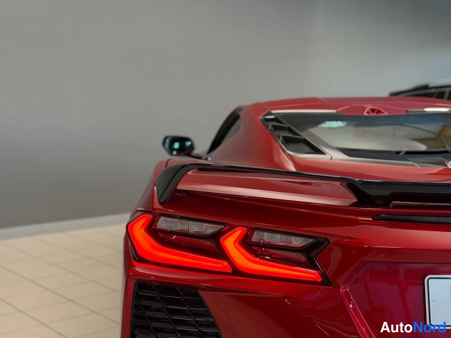 Punainen Chevrolet Corvette 2023, kuva 31