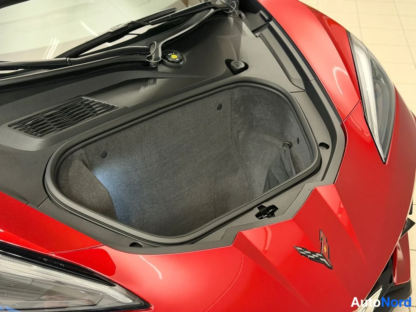 Punainen Chevrolet Corvette 2023, tavaratila, kuva 14