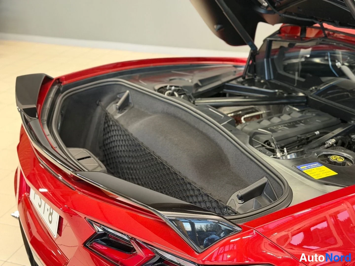 Punainen Chevrolet Corvette 2023, tavaratila, kuva 15