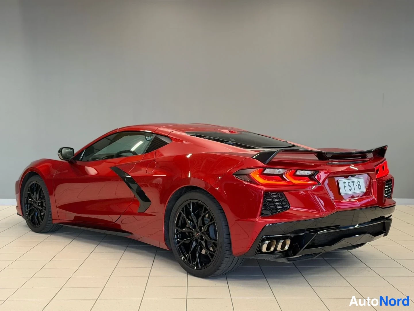 Punainen Chevrolet Corvette 2023, takaviisto, kuva 7