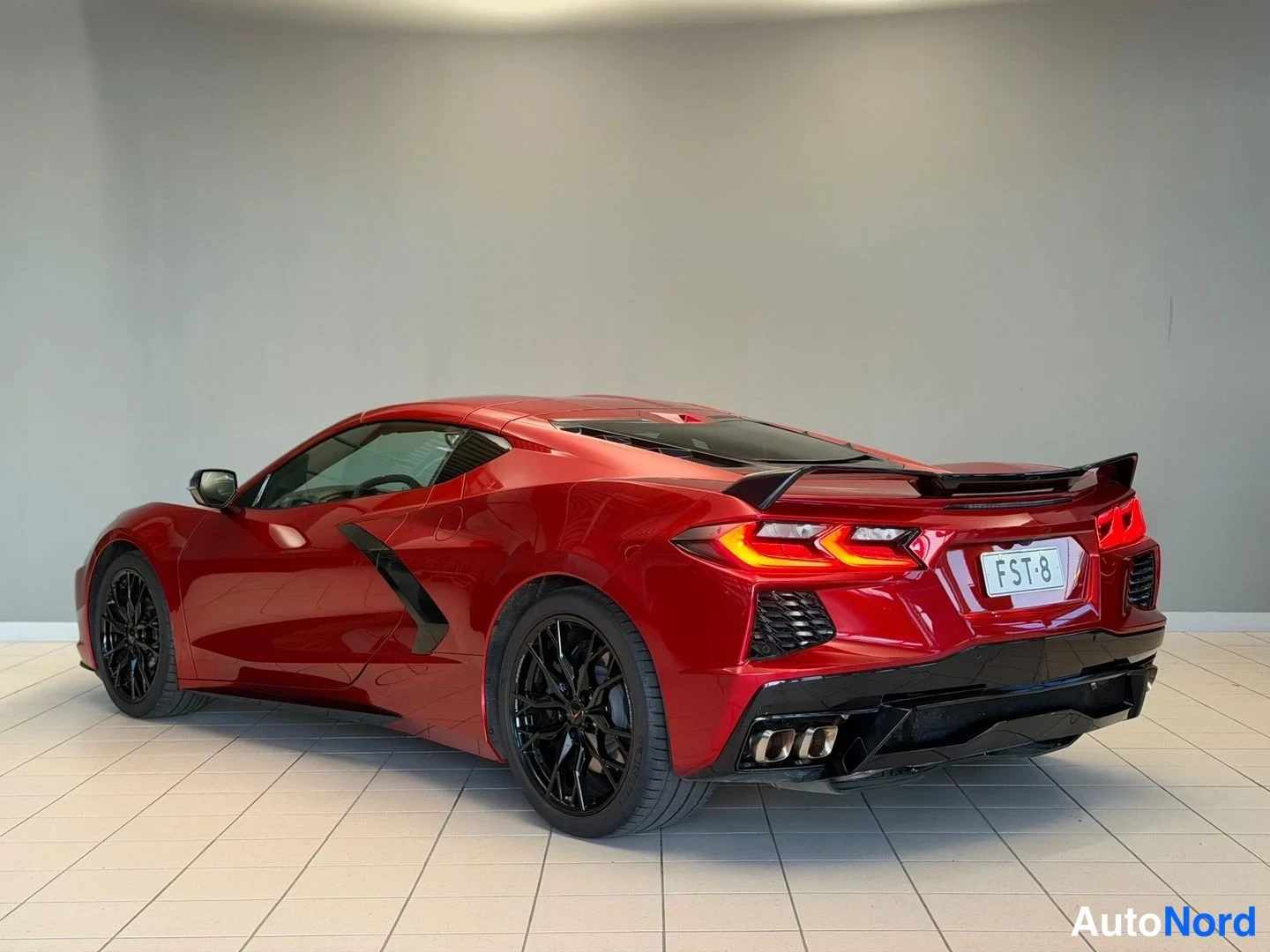 Punainen Chevrolet Corvette 2023, takaviisto, kuva 8