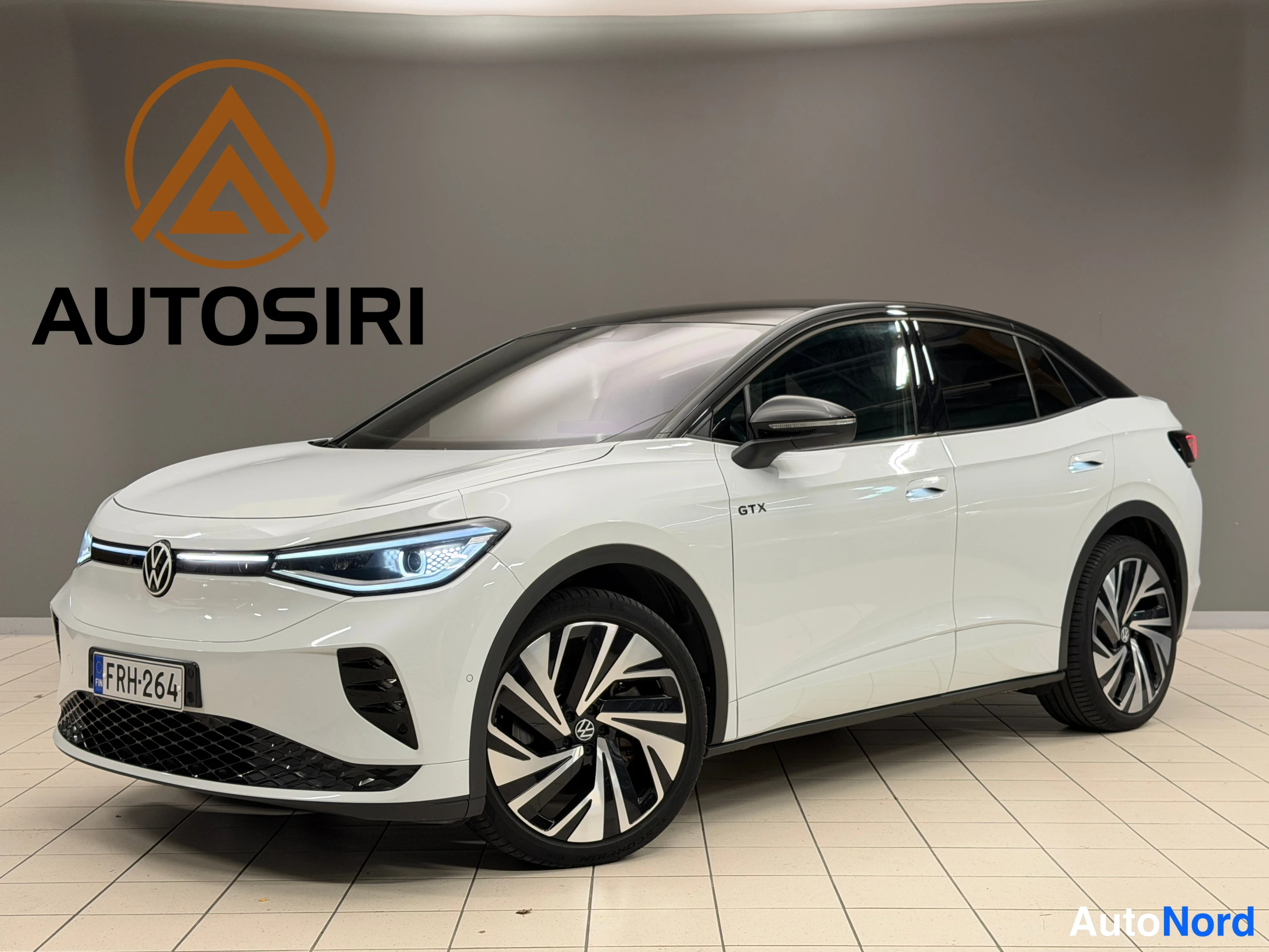 Valkoinen Volkswagen ID.5 2023, etuviisto, keula vasemmalle, kuva 6