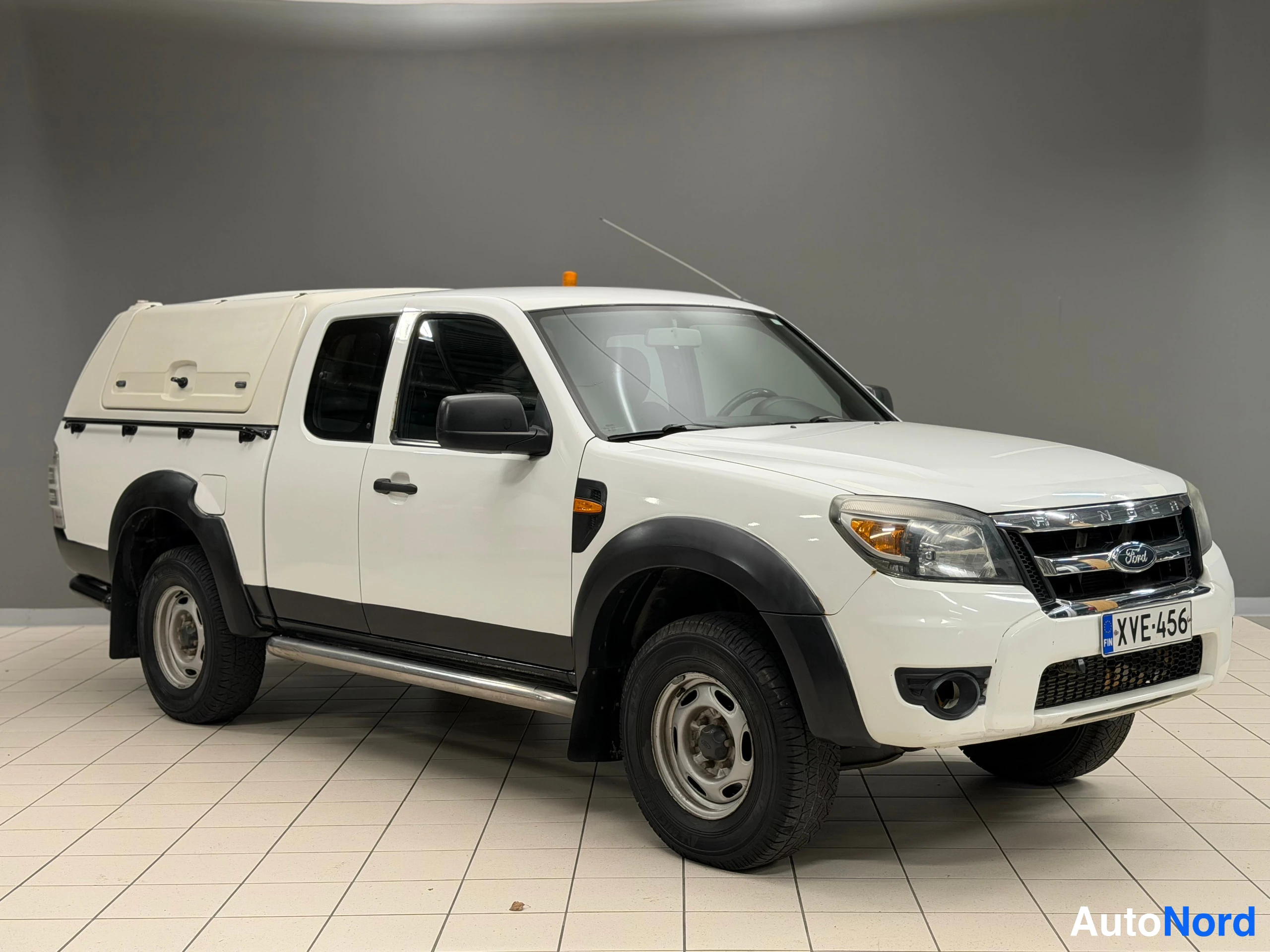Valkoinen Ford Ranger 2010, takaviisto, kuva 7
