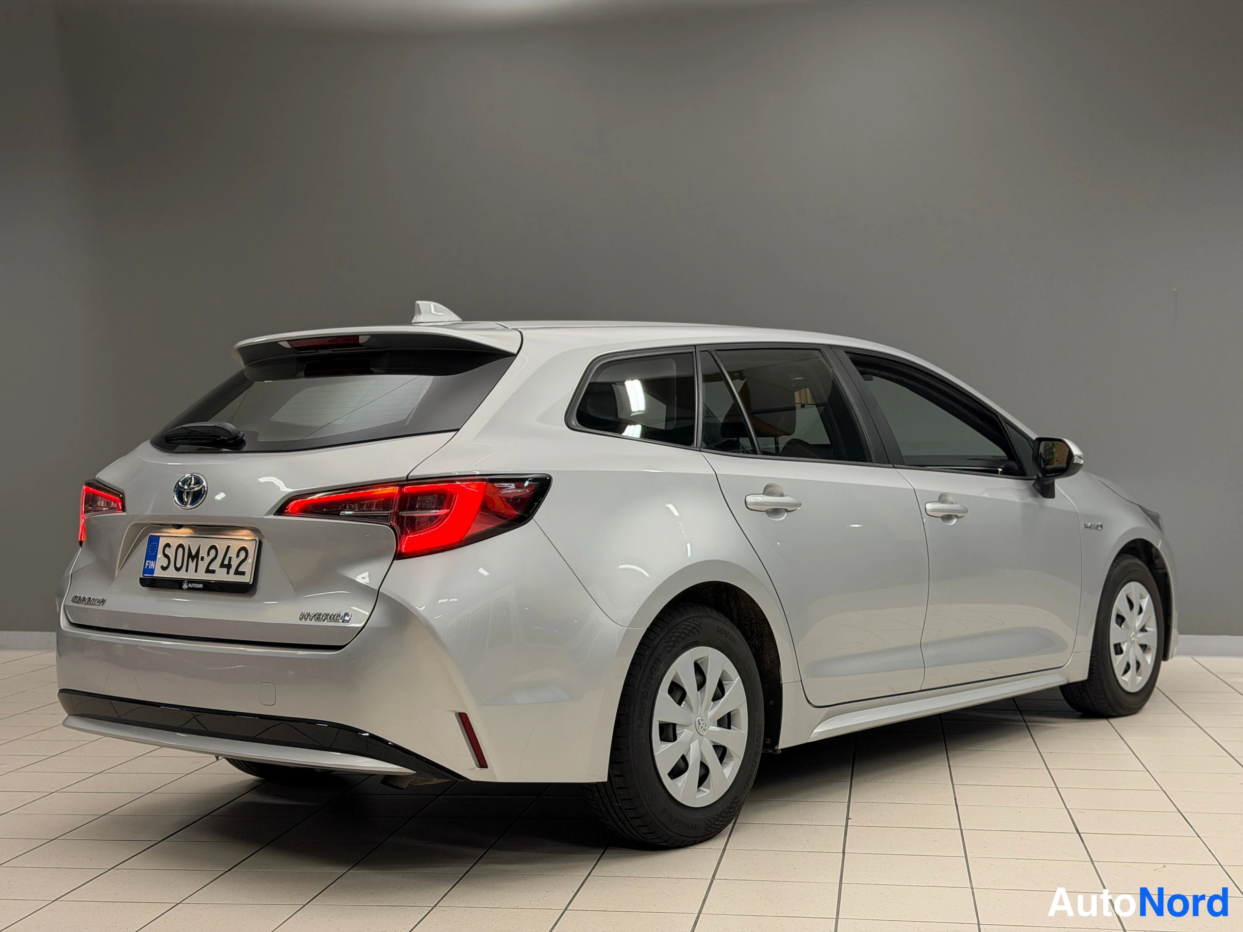 Hopea Toyota Corolla Touring 2020, takaviisto, kuva 12