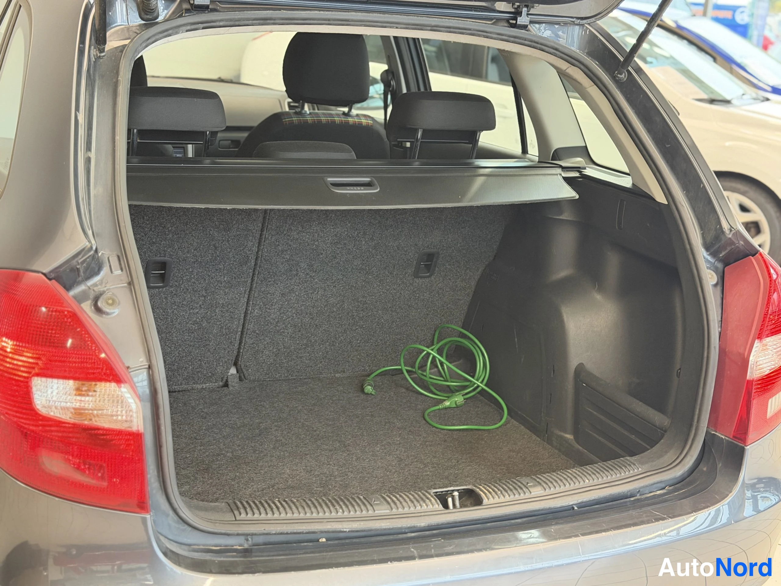 Harmaa Skoda Fabia 2012, tavaratila, kuva 31