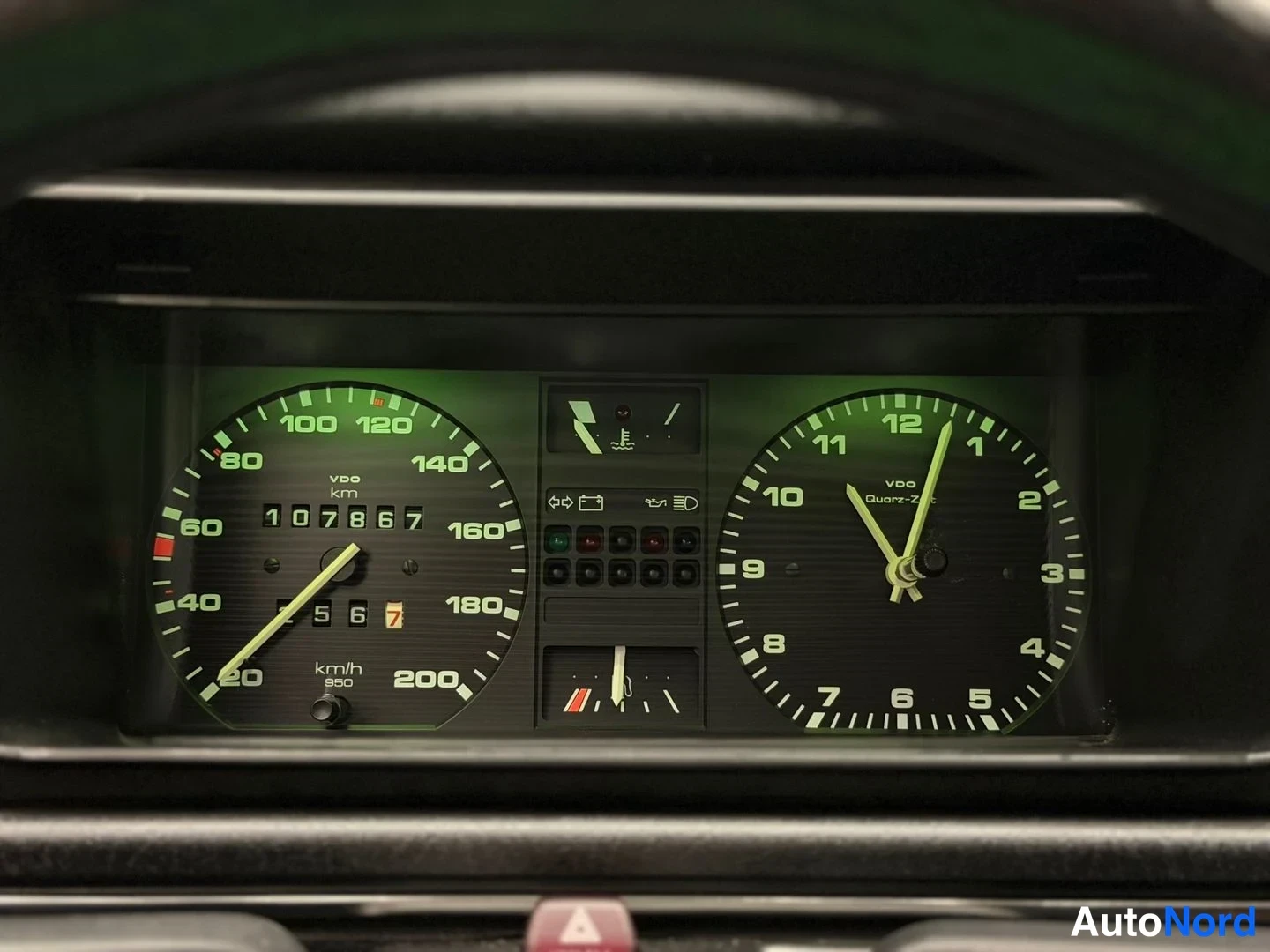 Punainen Volkswagen Jetta 1989, kuva 38