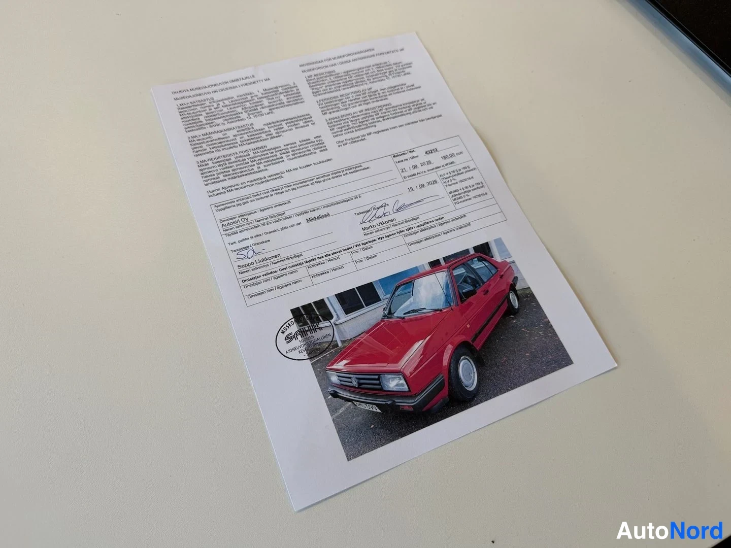Punainen Volkswagen Jetta 1989, kuva 40