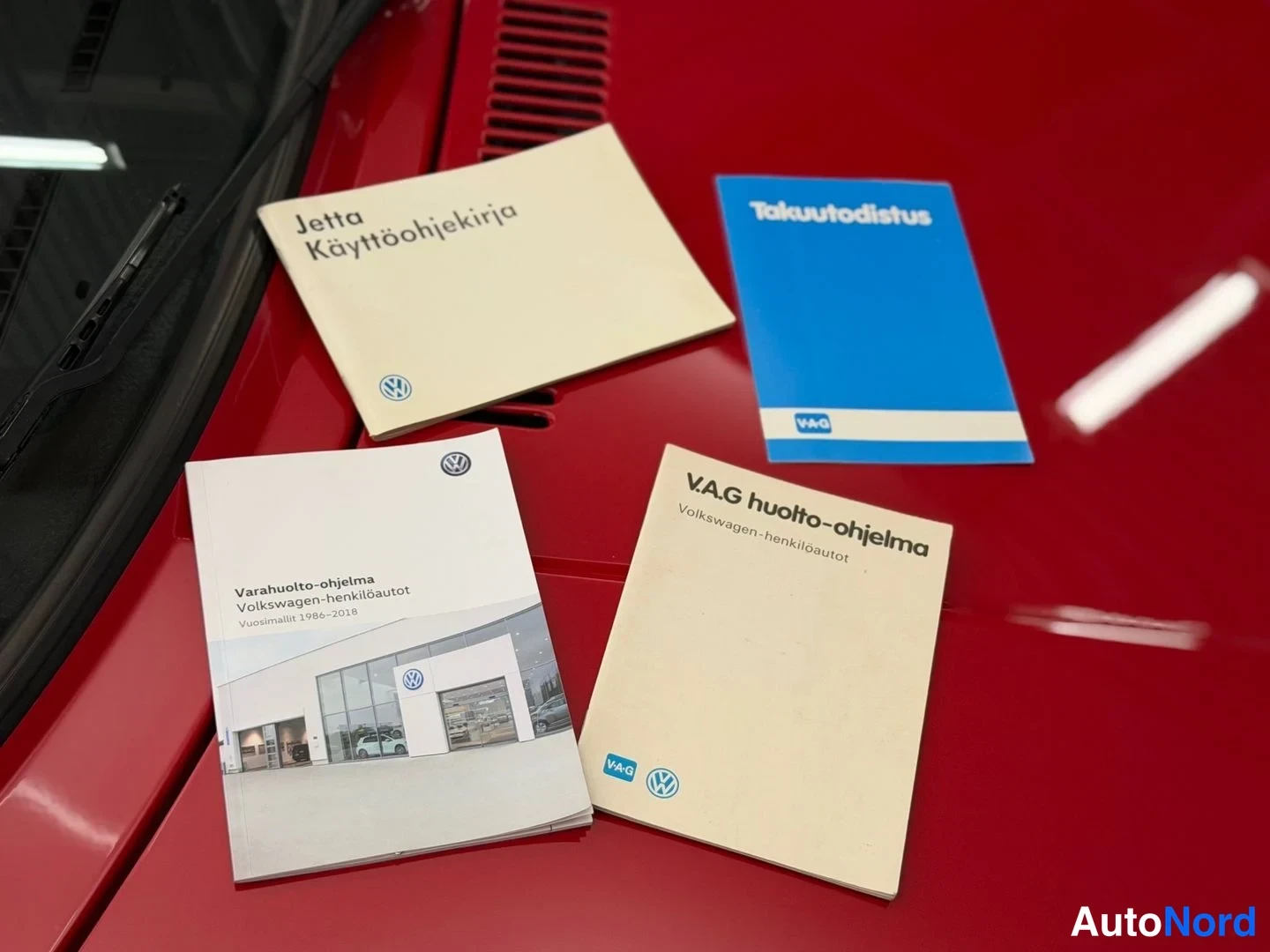 Punainen Volkswagen Jetta 1989, kuva 36