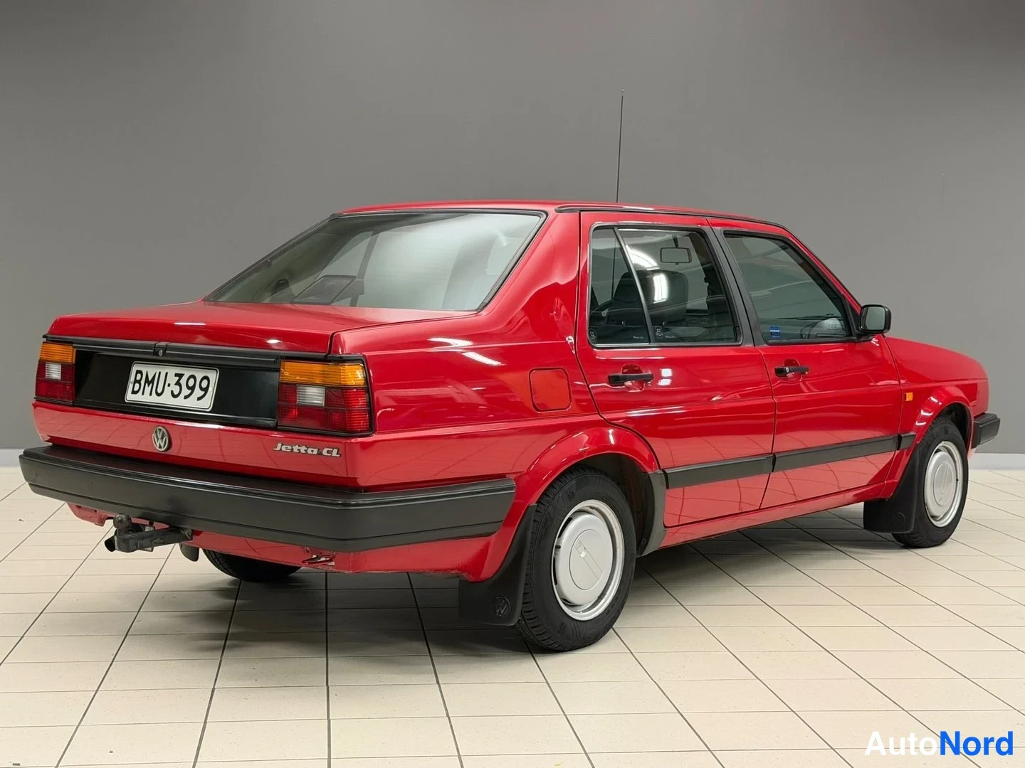 Punainen Volkswagen Jetta 1989, takaviisto, kuva 7