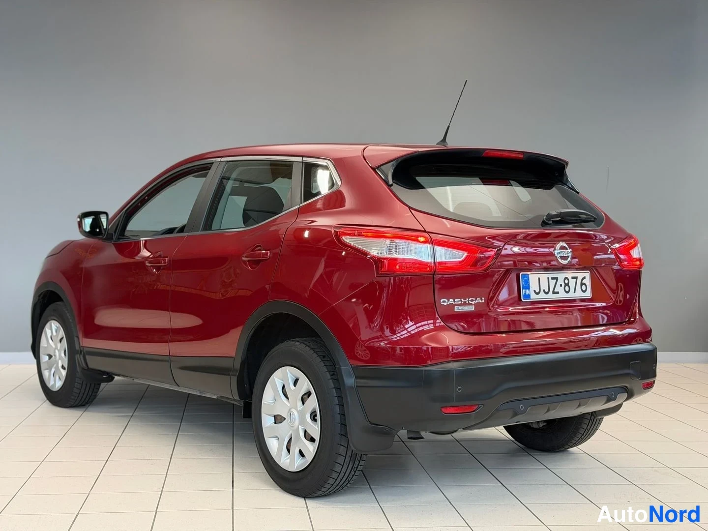 Punainen Nissan Qashqai 2016, takaviisto, kuva 6