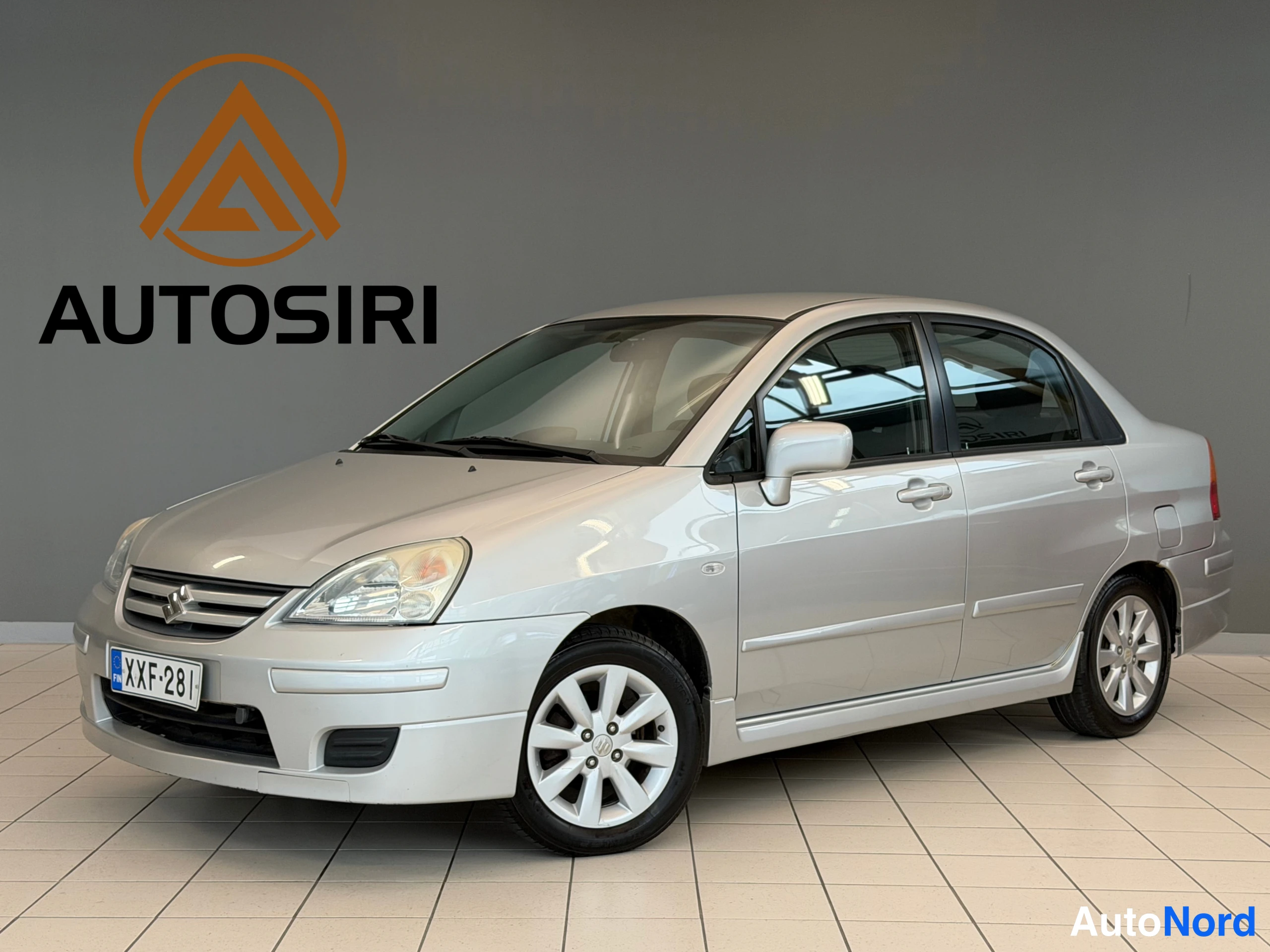 Hopea Suzuki Liana 2004, etuviisto, keula vasemmalle, kuva 4