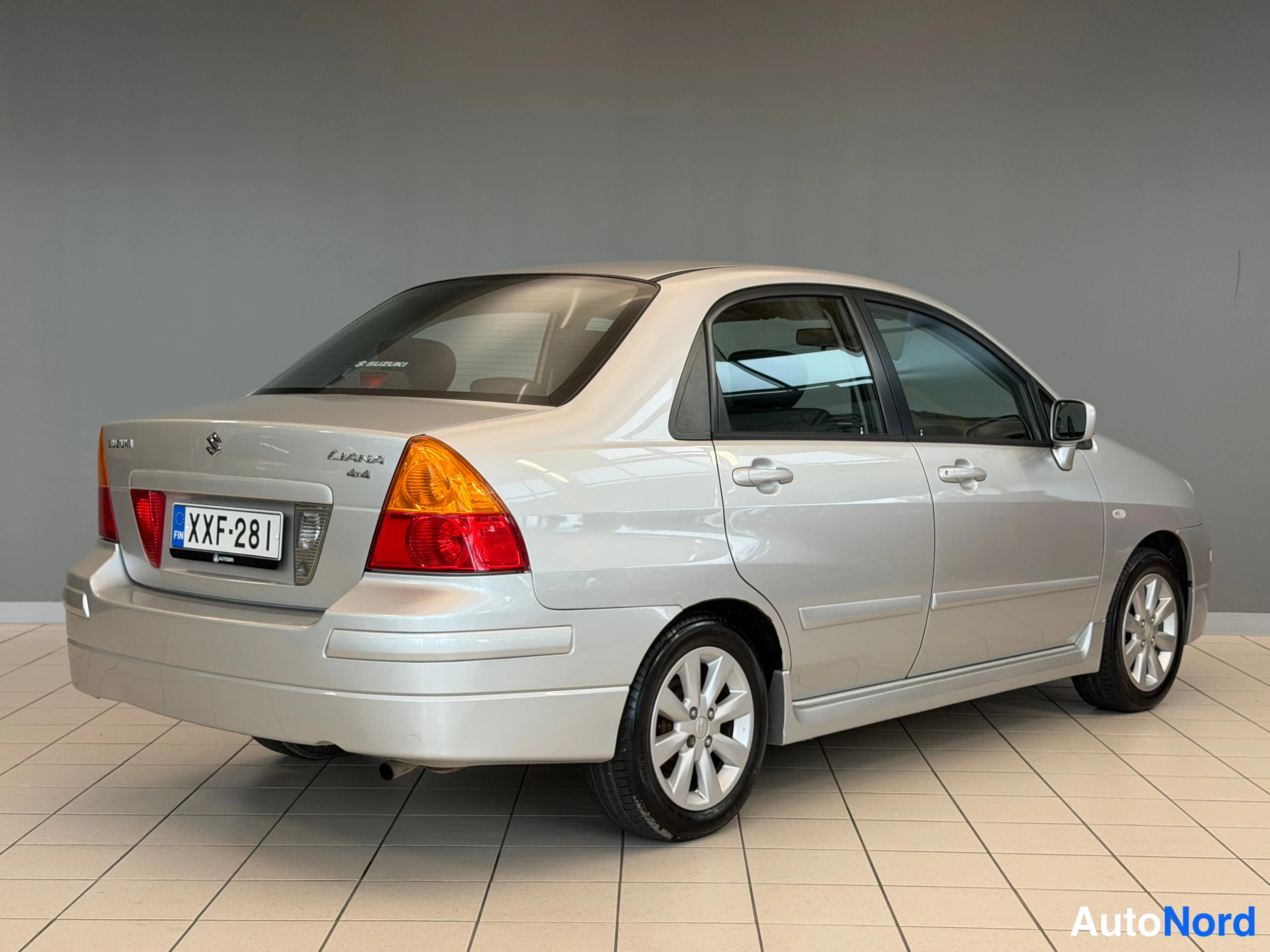 Hopea Suzuki Liana 2004, takaviisto, kuva 11
