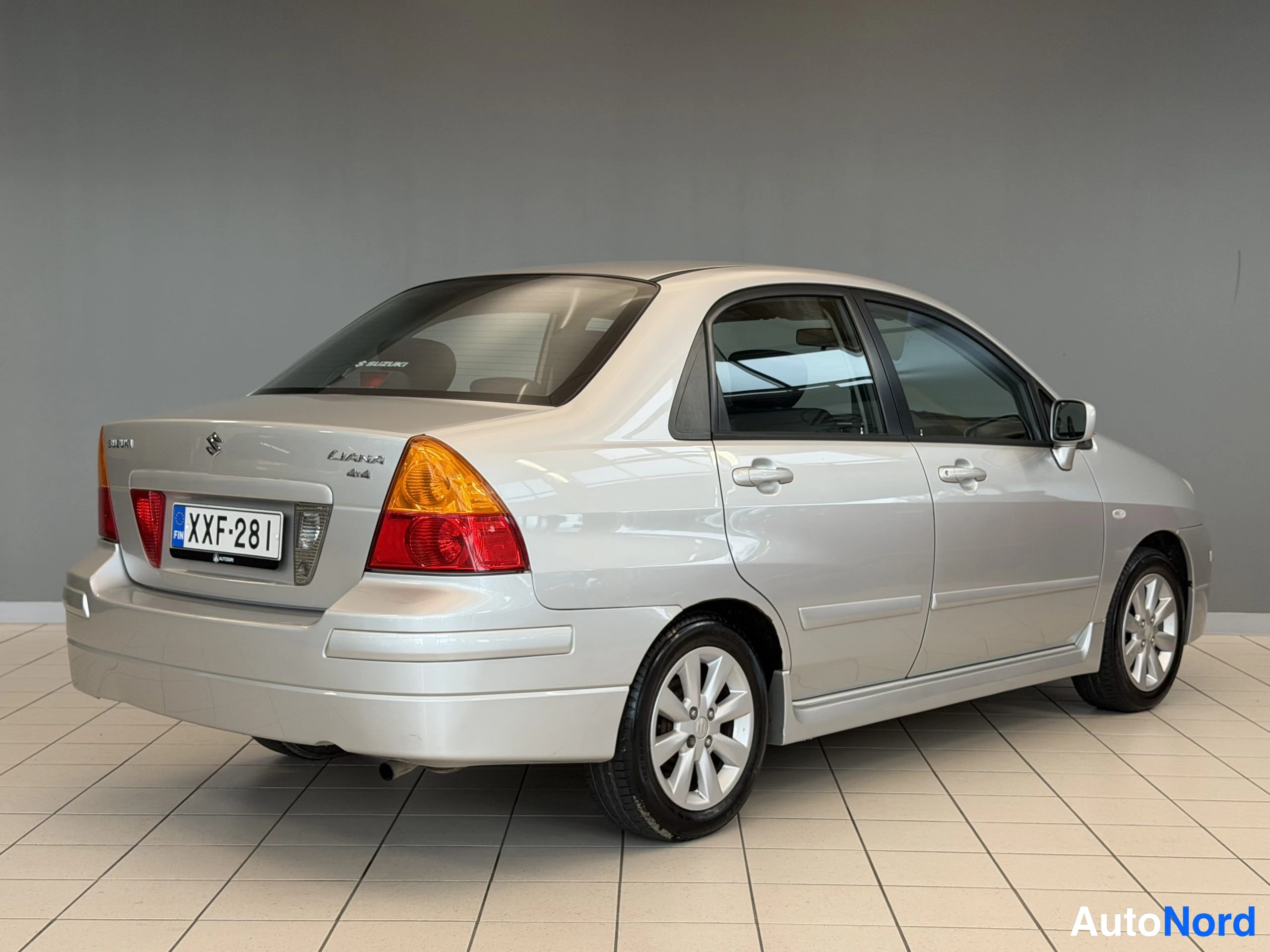Hopea Suzuki Liana 2004, takaviisto, kuva 12