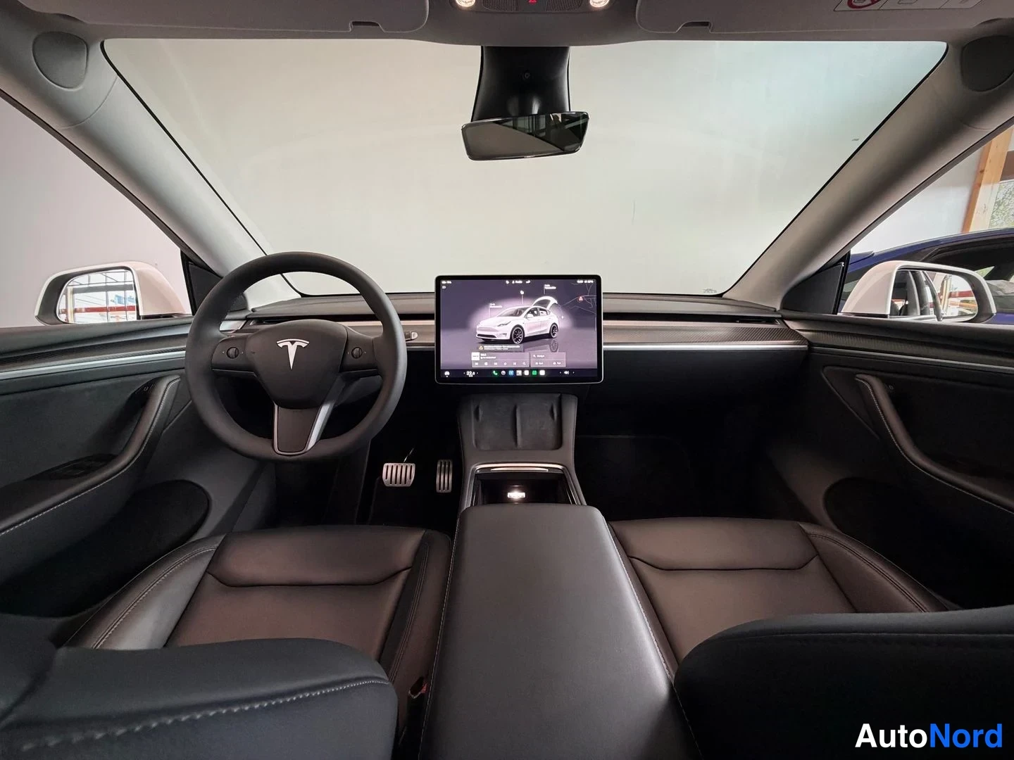 White Tesla Model Y Performance 2023, cockpit, photo 9