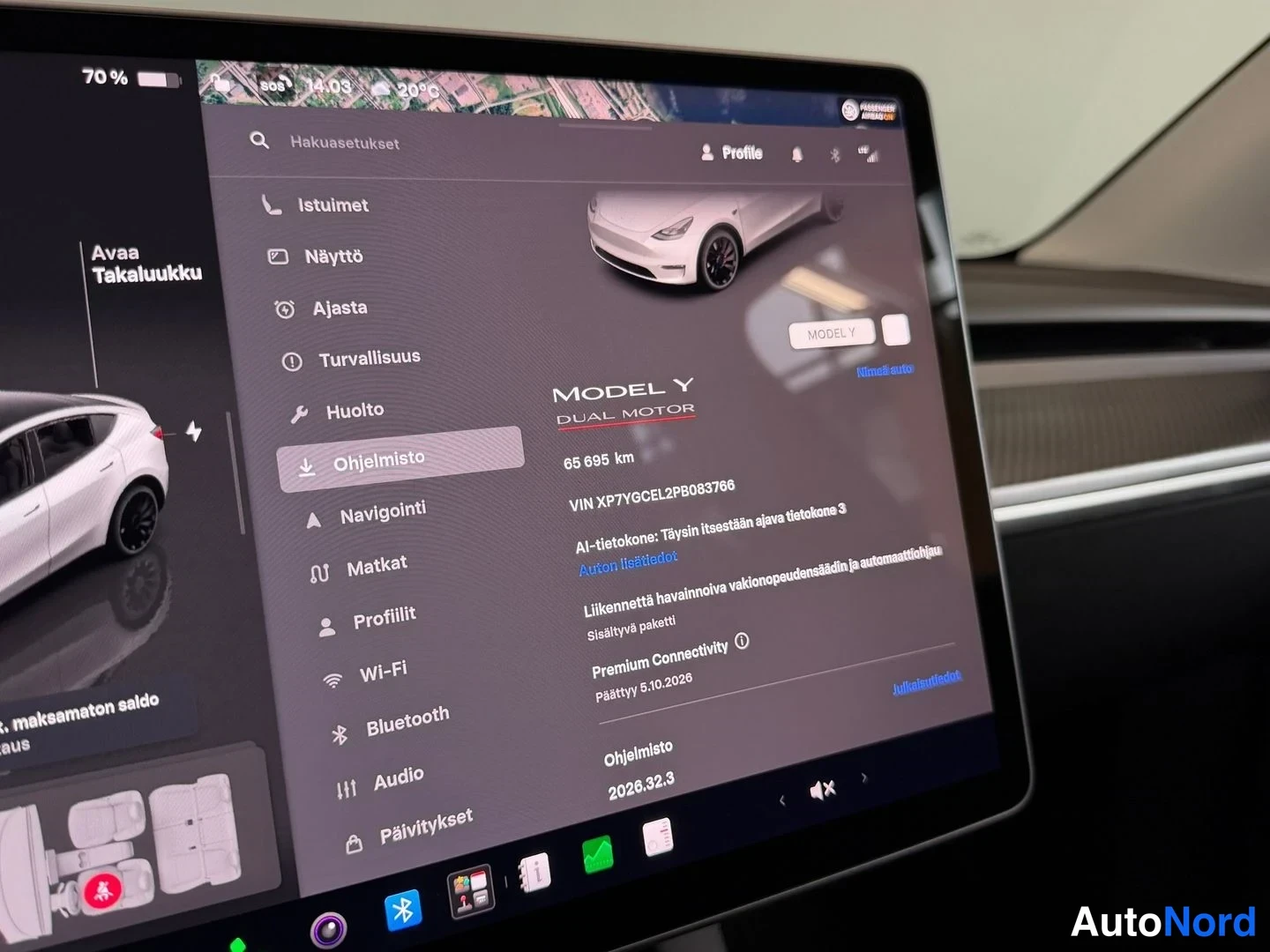 White Tesla Model Y Performance 2023, detail, photo 25