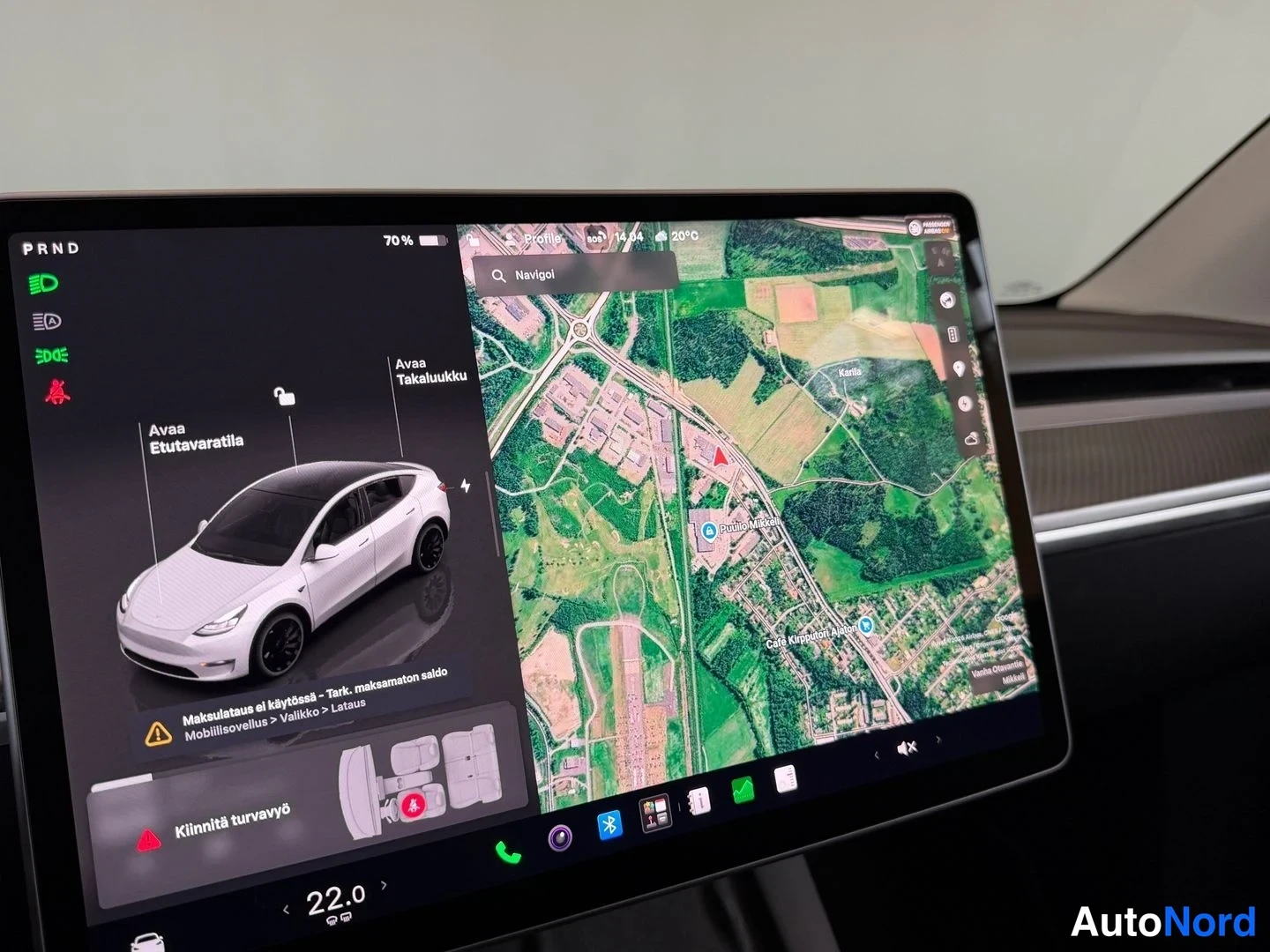 White Tesla Model Y Performance 2023, detail, photo 27
