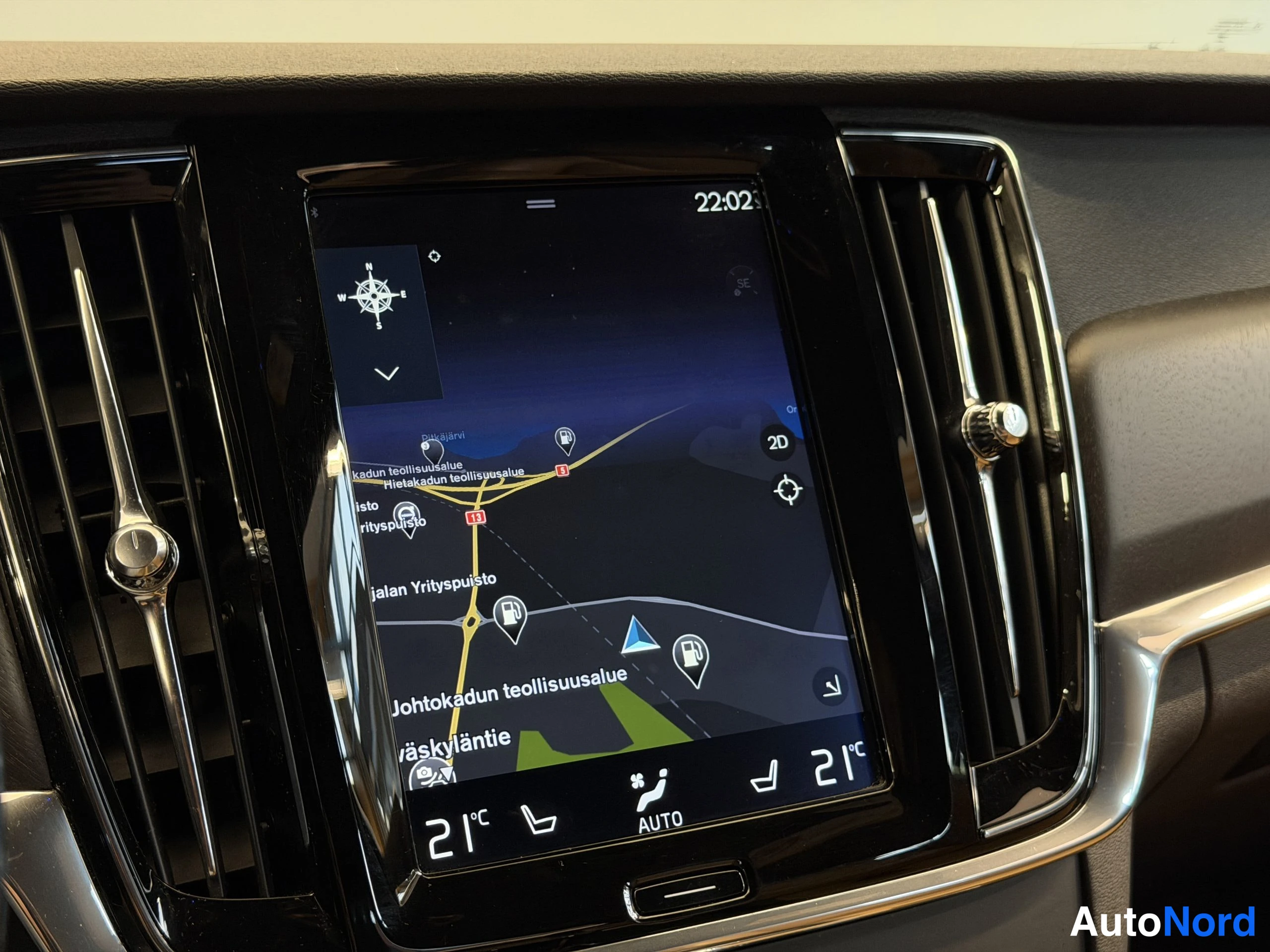 Musta Volvo V90 Cross Country 2018, yksityiskohta, kuva 34