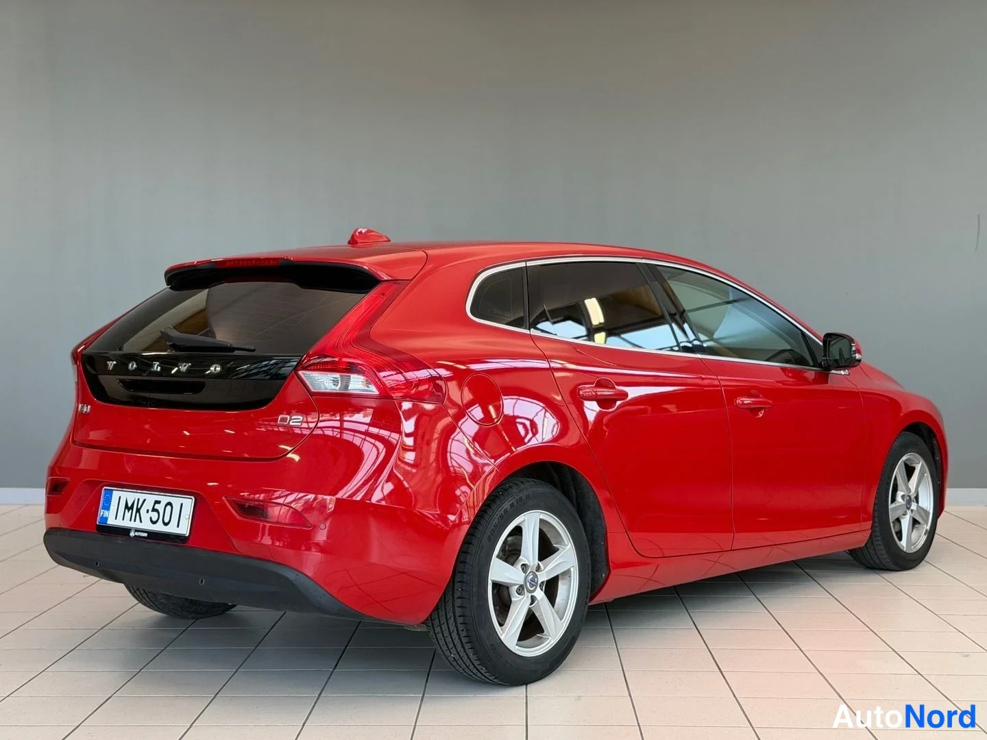 Punainen Volvo V40 2014, takaviisto, kuva 6