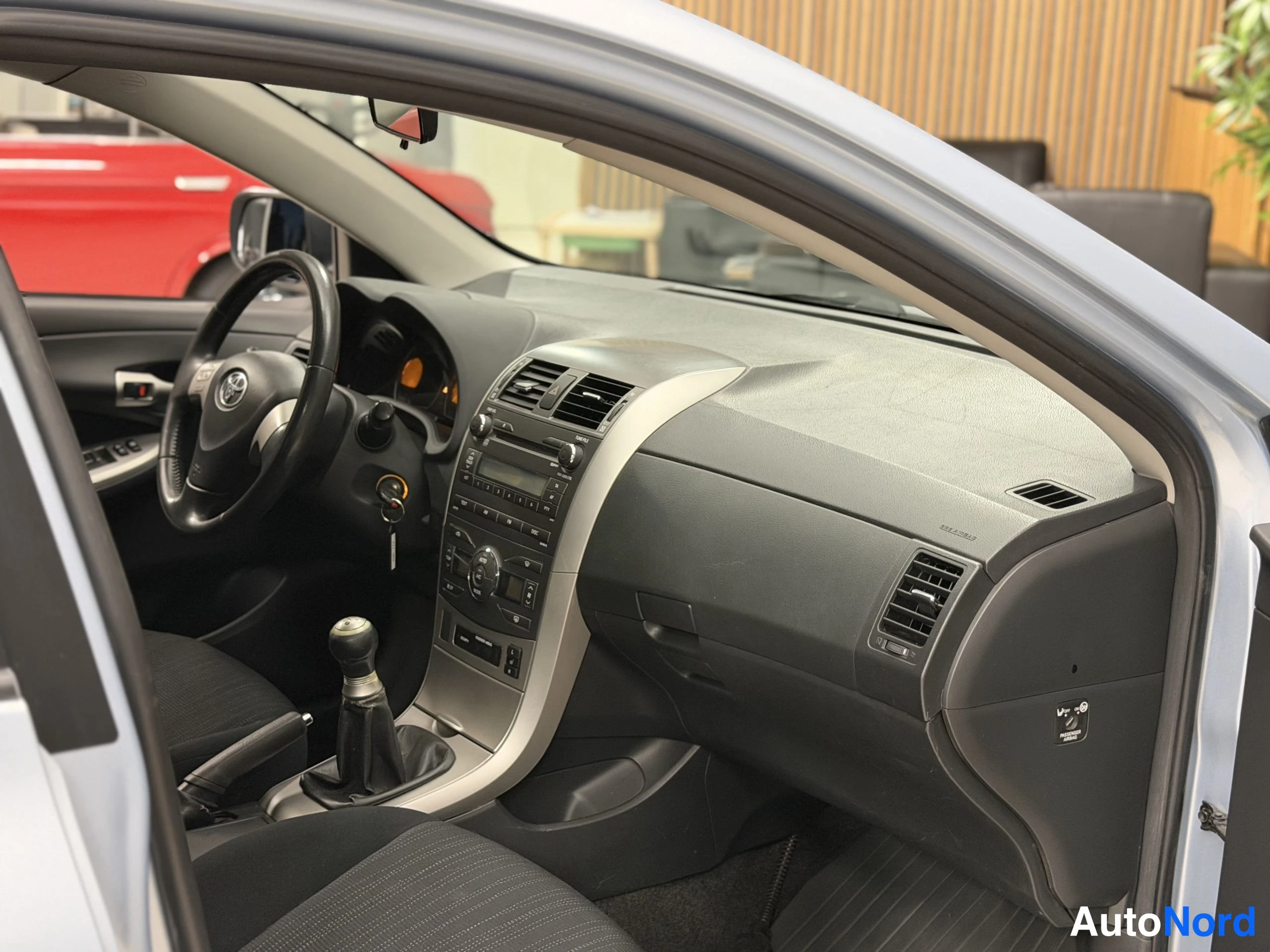 Sininen Toyota Corolla 2008, ohjaamo, kuva 14
