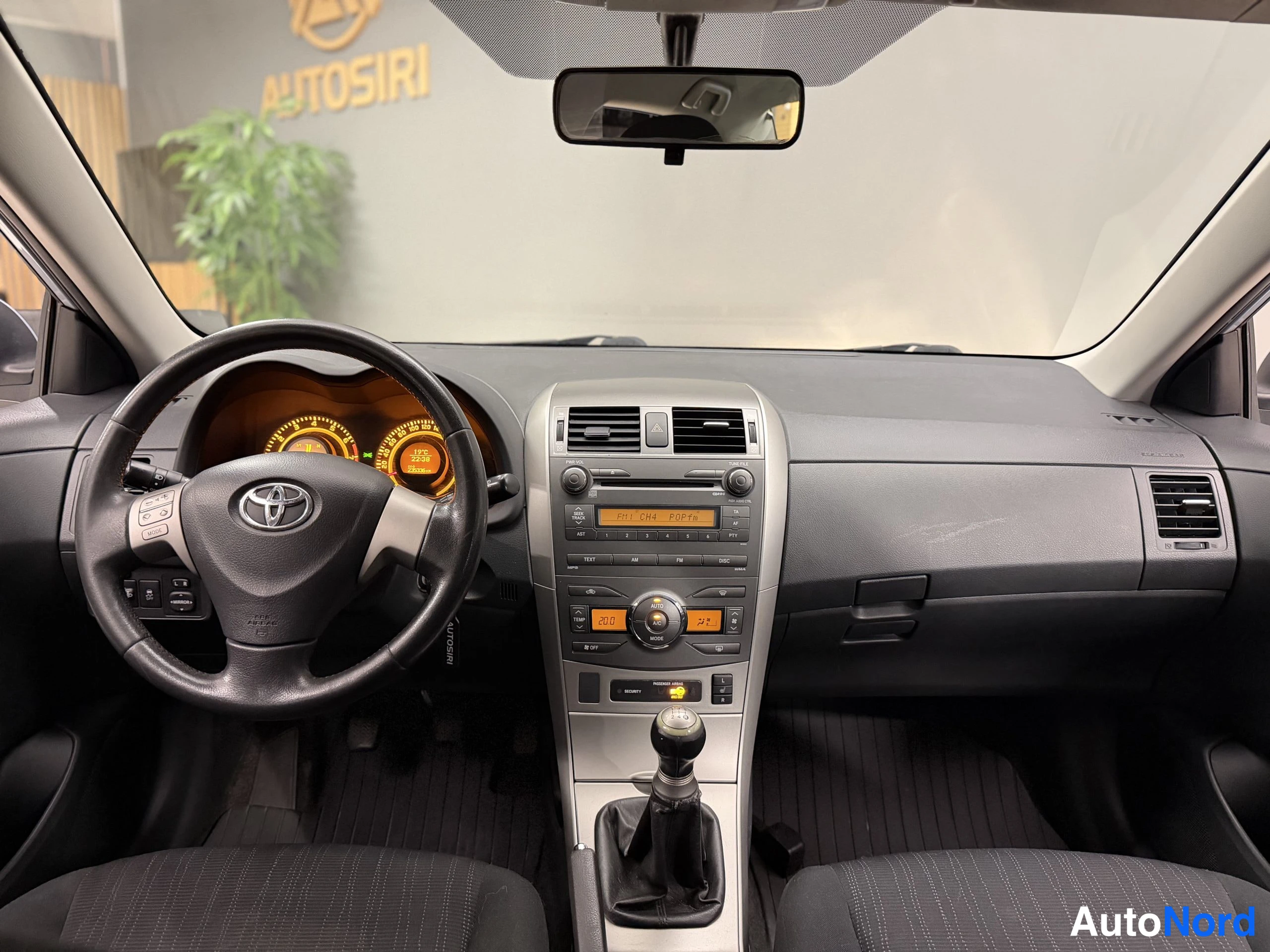 Sininen Toyota Corolla 2008, ohjaamo, kuva 18