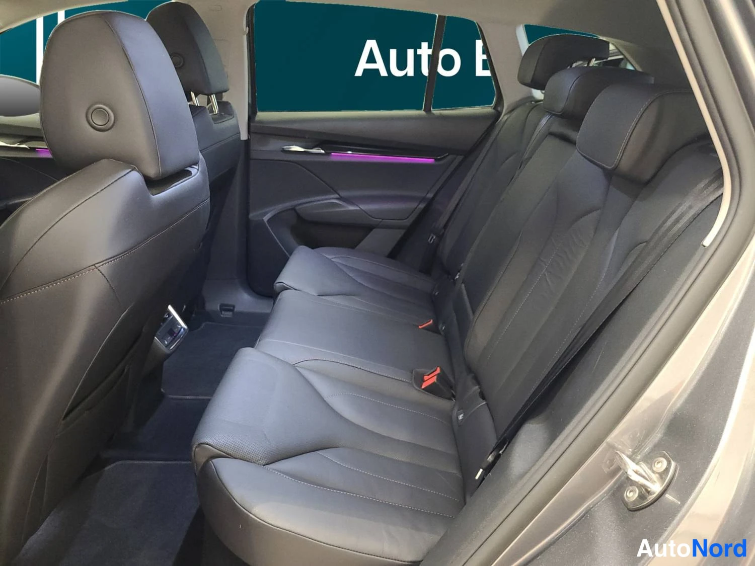 Skoda Enyaq 60 2023, takaistuimet, kuva 15