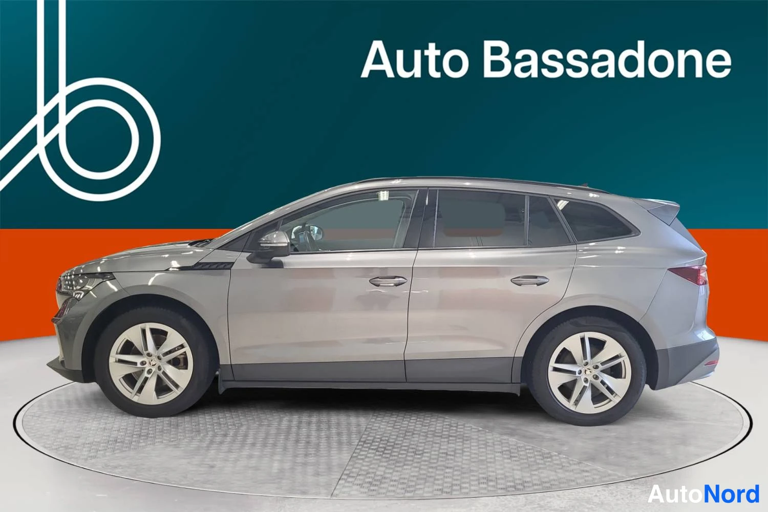 Skoda Enyaq 60 2023, sivulta, kuva 5