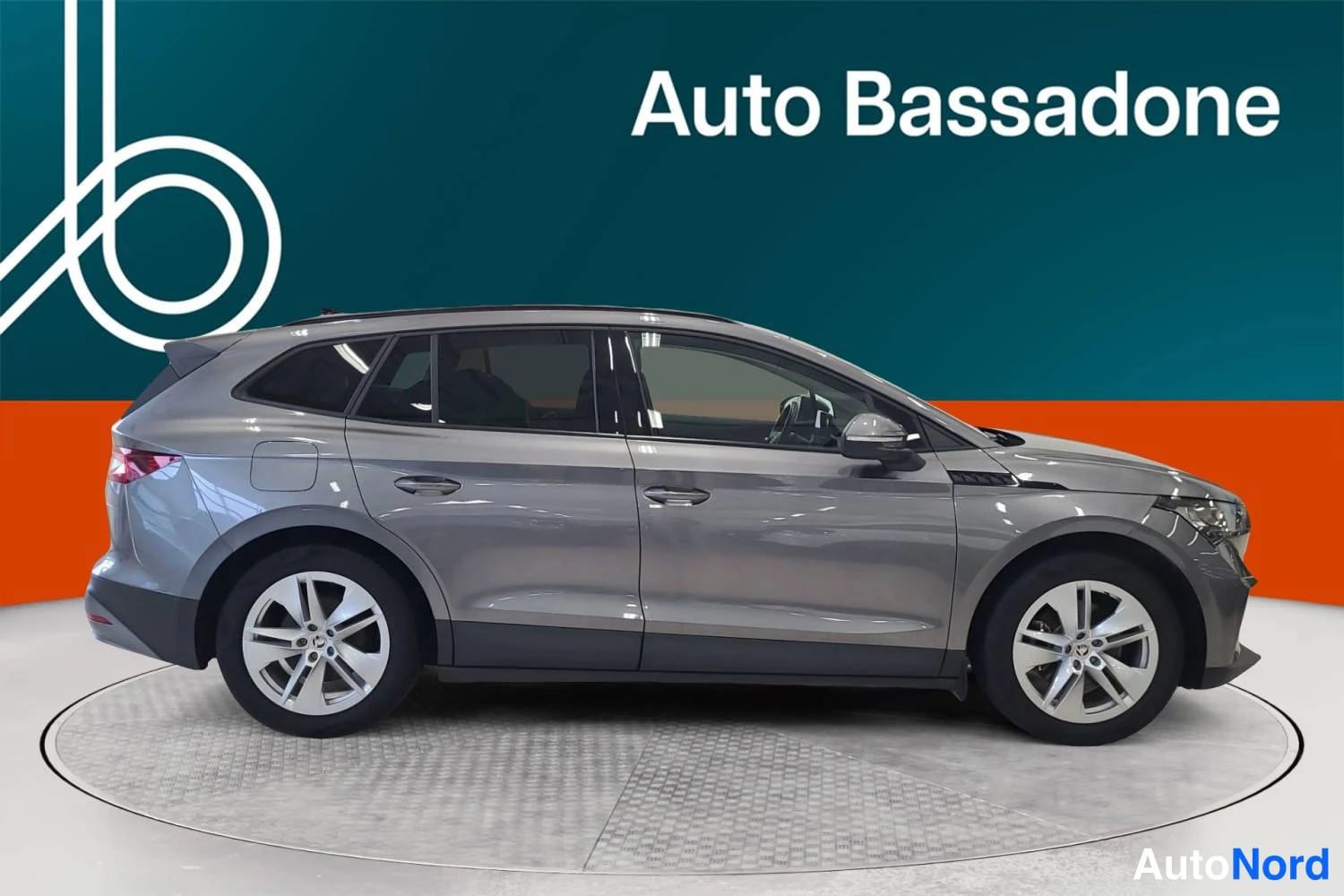 Skoda Enyaq 60 2023, etuviisto, keula oikealle, kuva 2