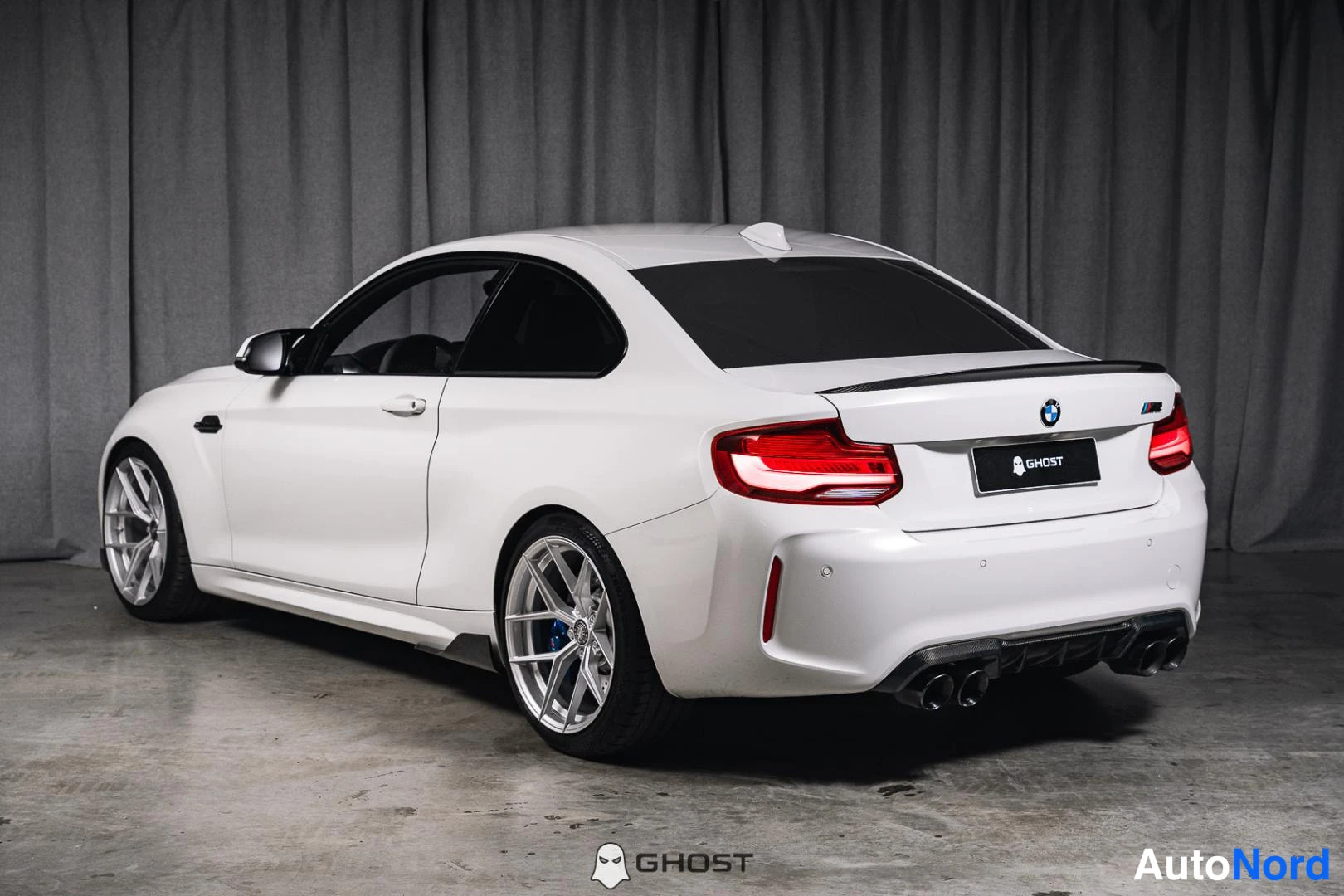 Valkoinen BMW M2 2017, takaviisto, kuva 7