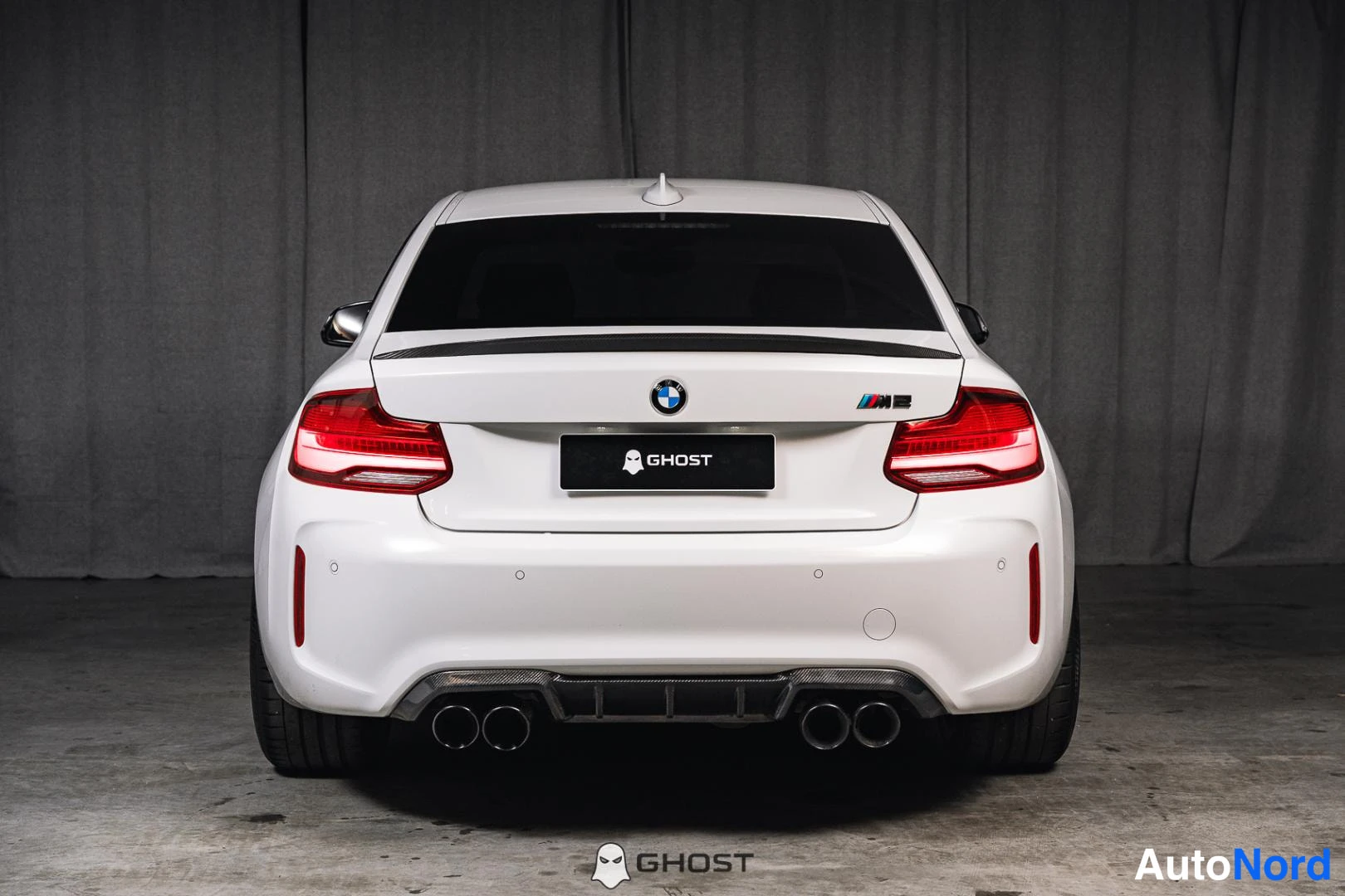 Valkoinen BMW M2 2017, takaa, kuva 8
