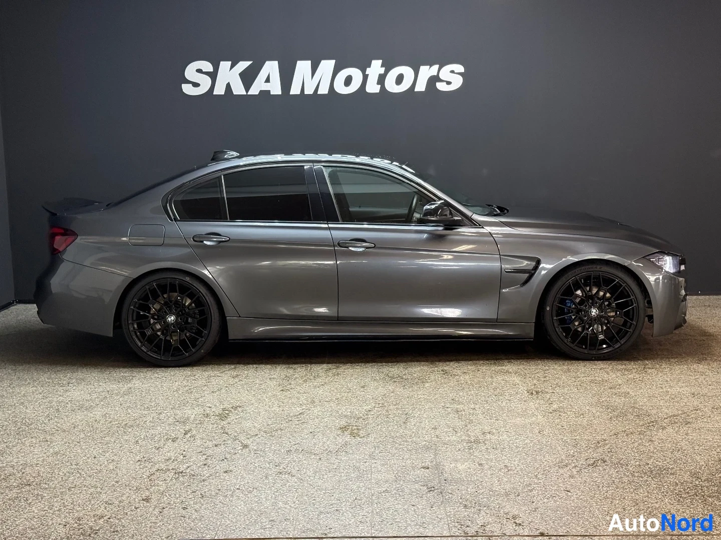Harmaa BMW M3 2014, takaviisto, kuva 4