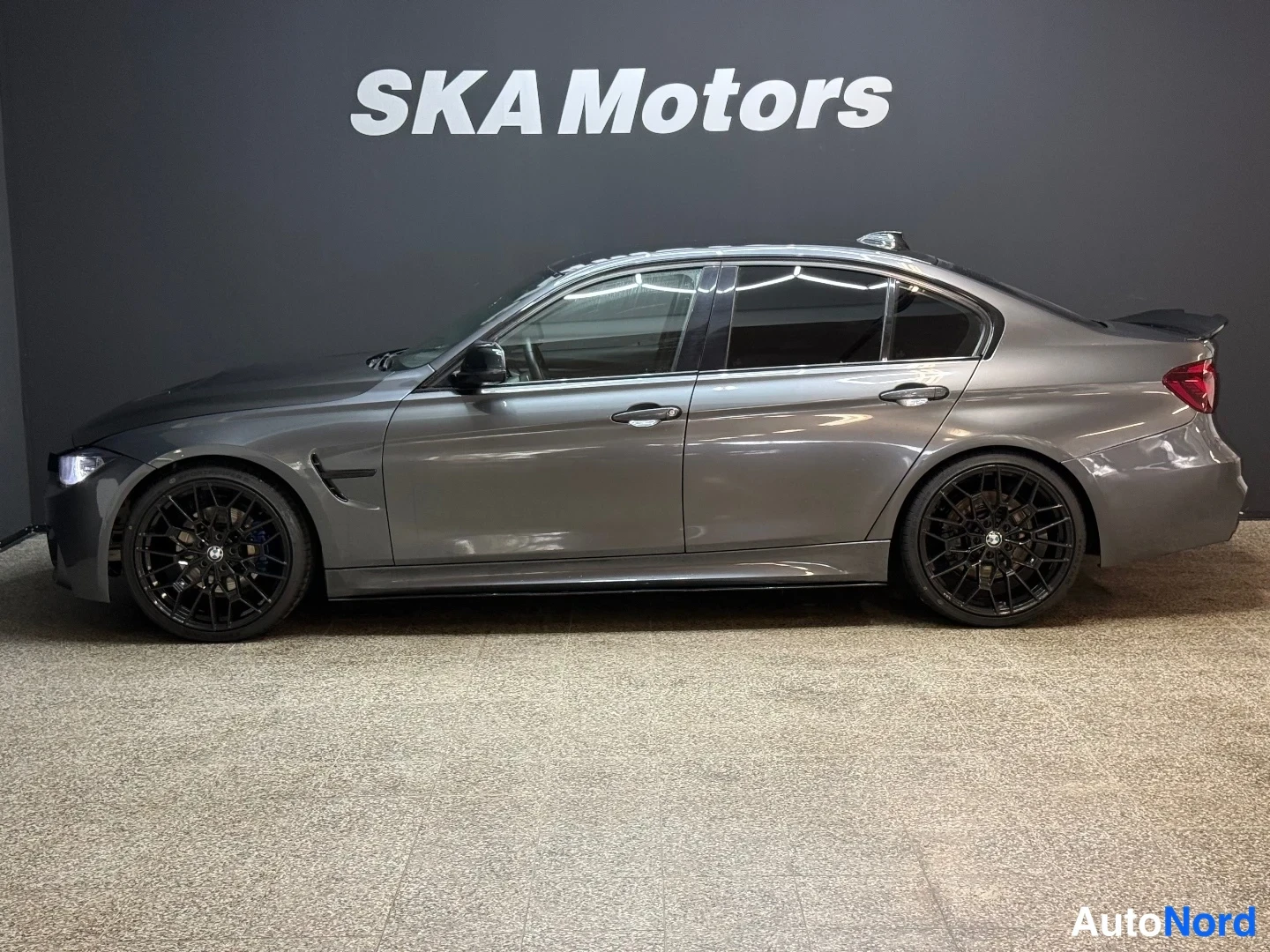 Harmaa BMW M3 2014, takaviisto, kuva 5