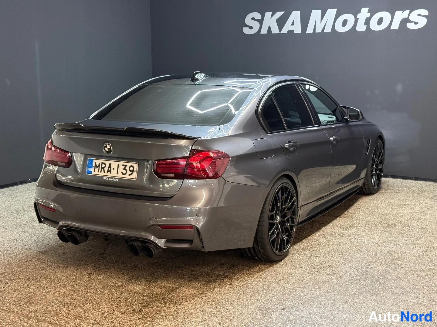 Harmaa BMW M3 2014, takaviisto, kuva 7