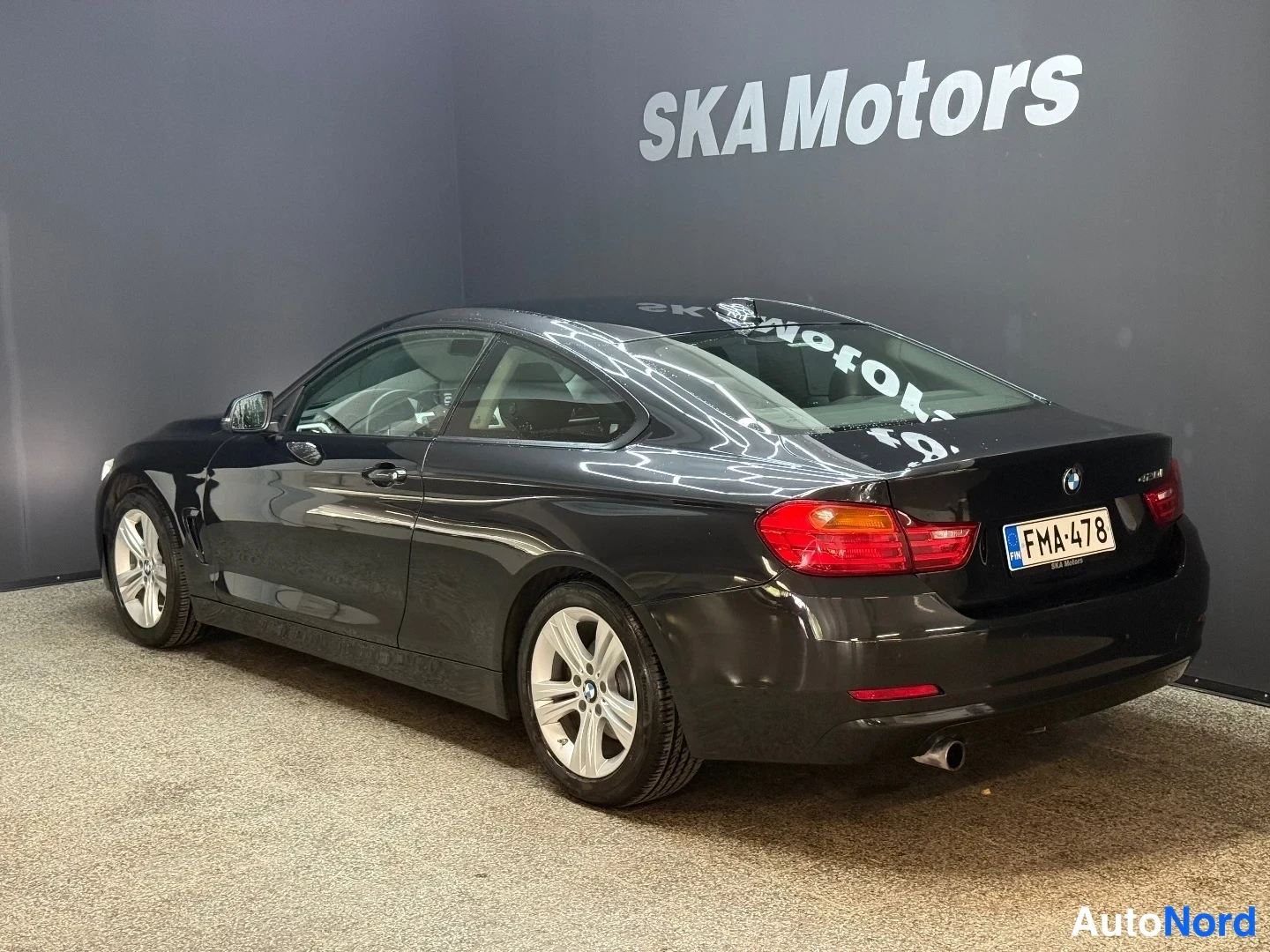 Musta BMW 420i 2014, takaviisto, kuva 6