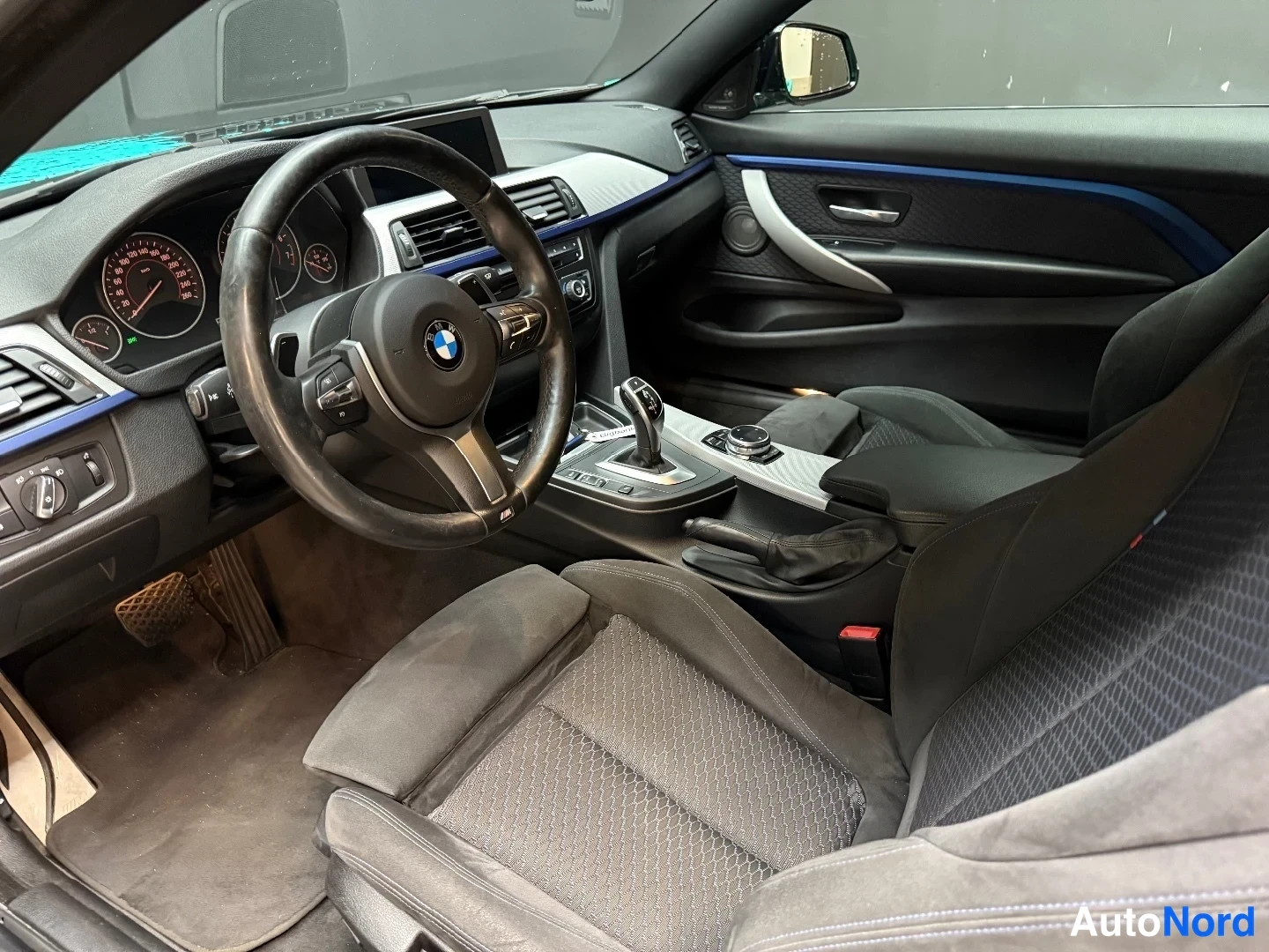 Musta BMW 428i 2014, ohjaamo, kuva 9