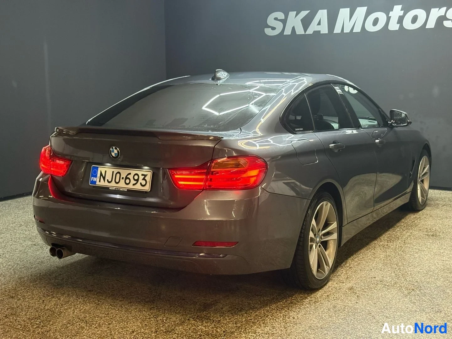 Harmaa BMW 428i xDrive 2015, takaviisto, kuva 7