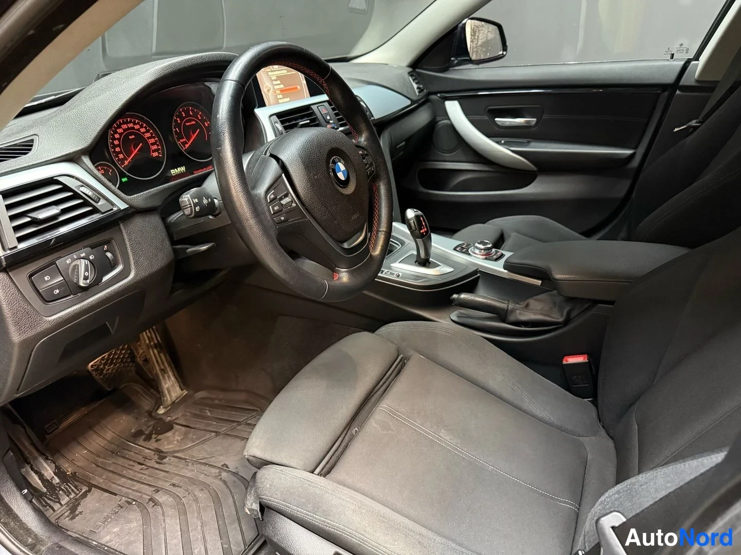 Harmaa BMW 428i xDrive 2015, ohjaamo, kuva 9