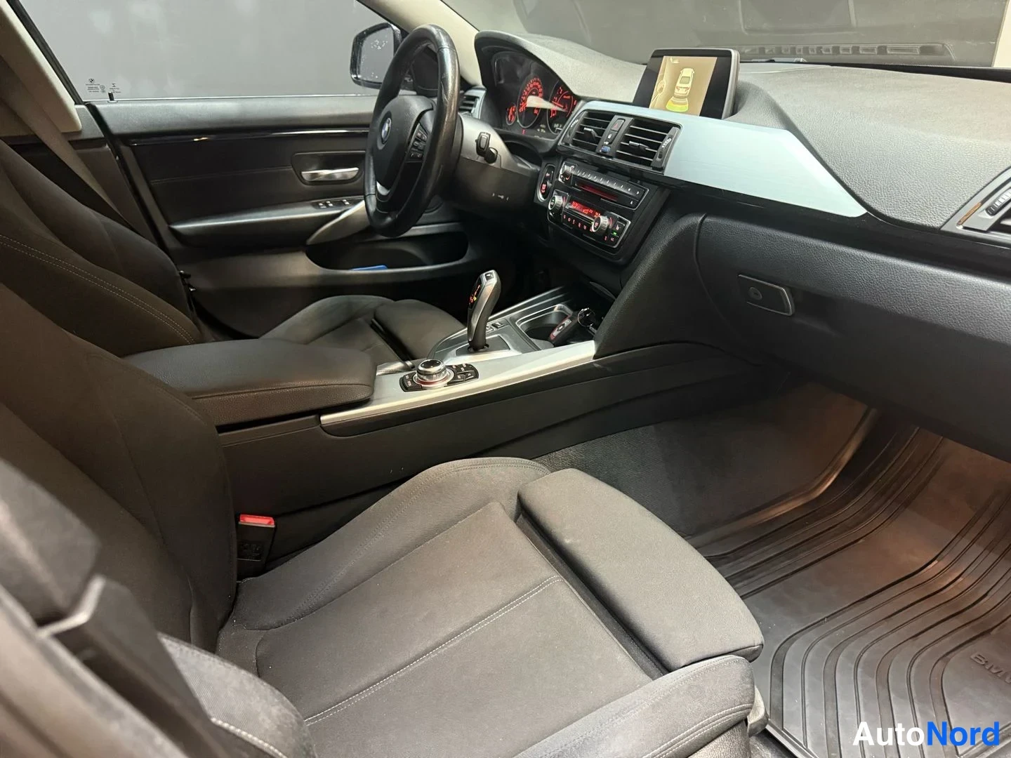 Harmaa BMW 428i xDrive 2015, ohjaamo, kuva 10
