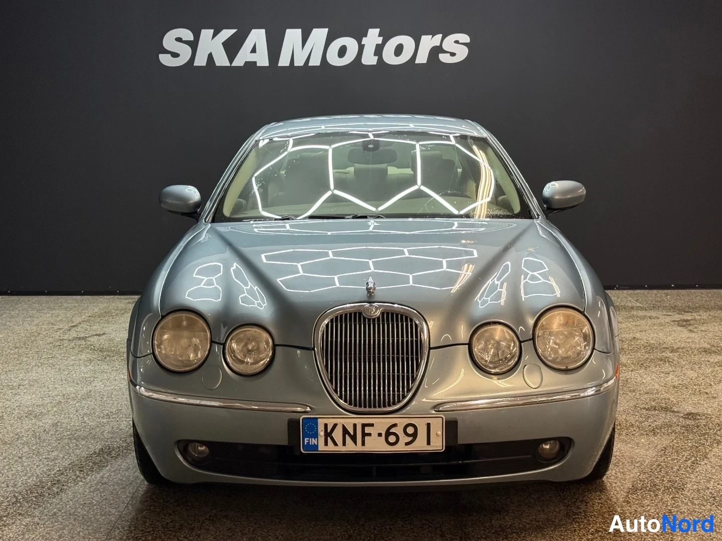 Sininen Jaguar S-Type 2006, edestä, kuva 3