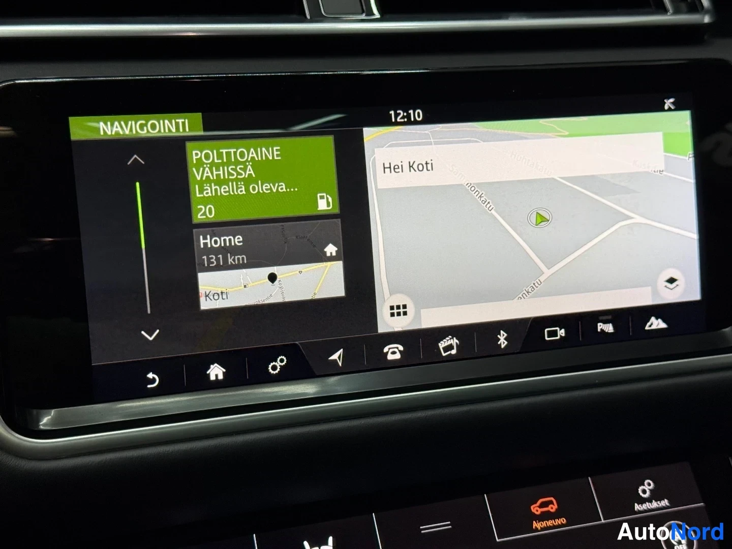 Ruskea Land Rover Range Rover Velar 2018, ohjaamo, kuva 9